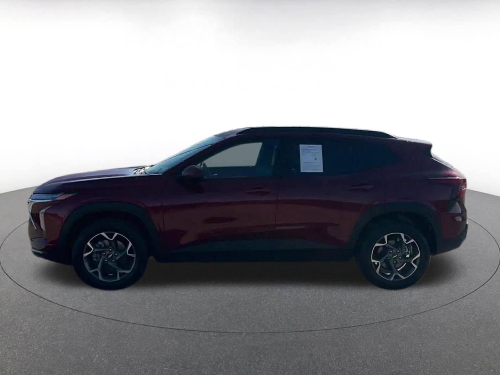 Thumbnail: 2025 Chevrolet Trax - 8