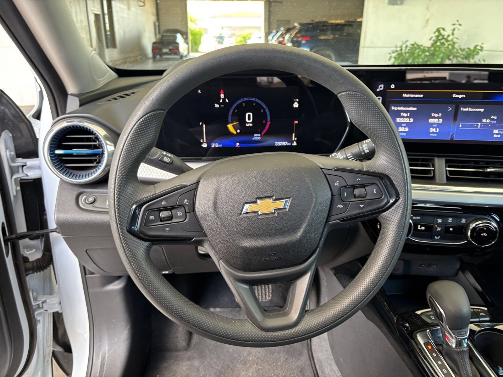 Thumbnail: 2025 Chevrolet Trax - 28