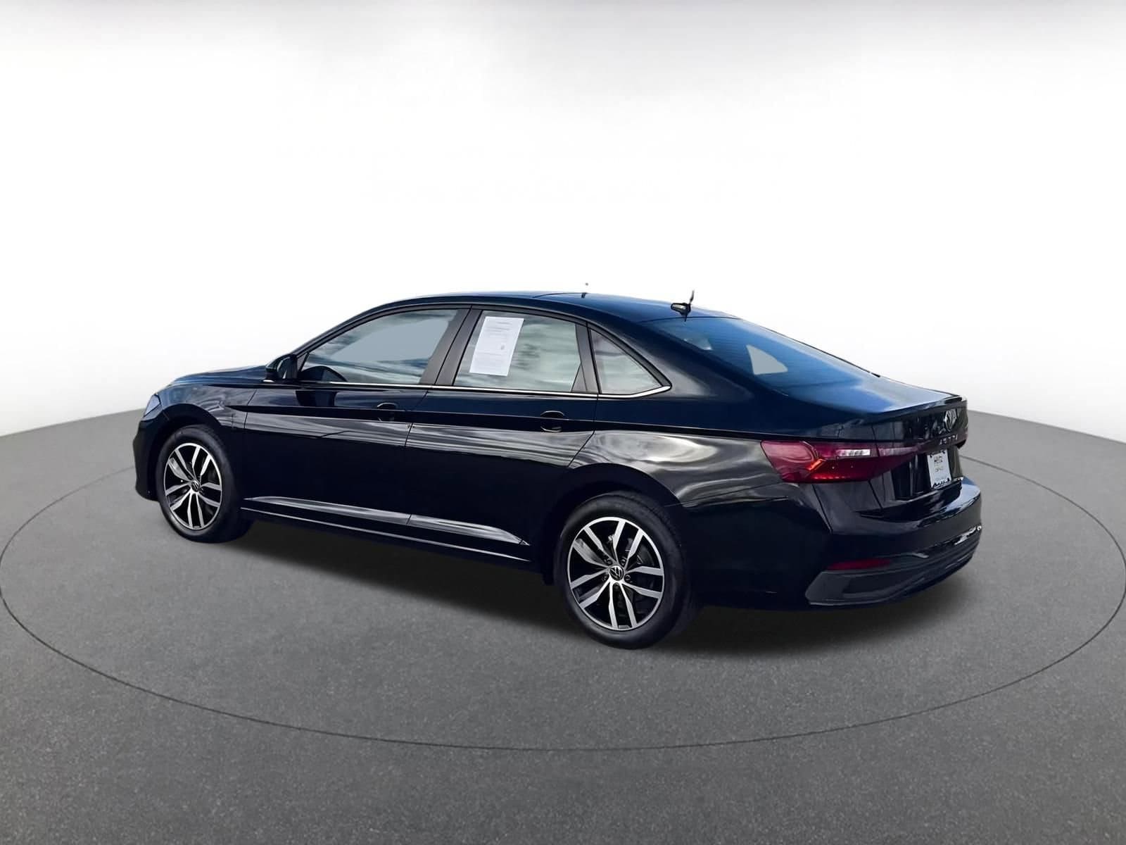 Thumbnail: 2025 Volkswagen Jetta - 10