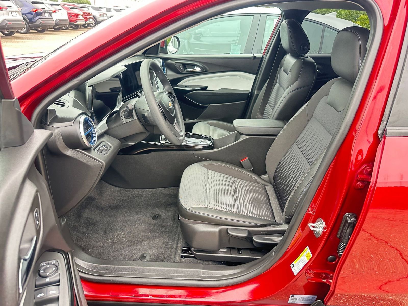 Thumbnail: 2025 Chevrolet Trax - 27