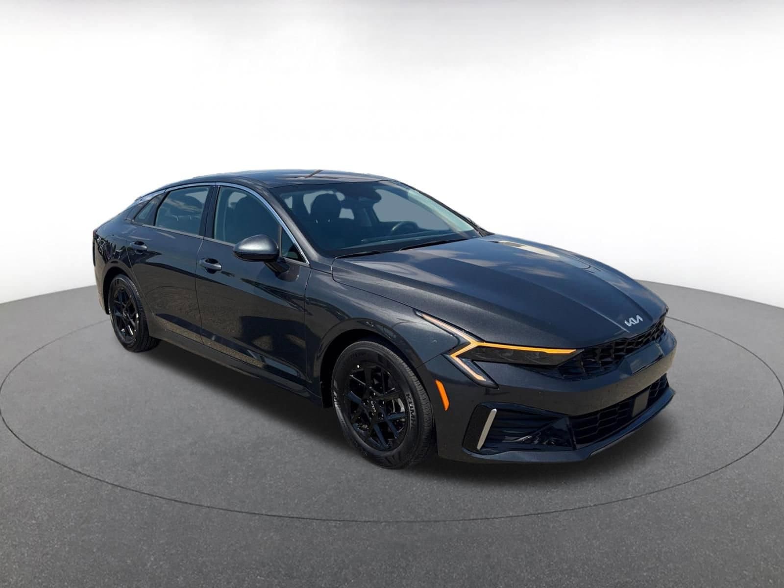 Thumbnail: 2025 Kia K5 - 1