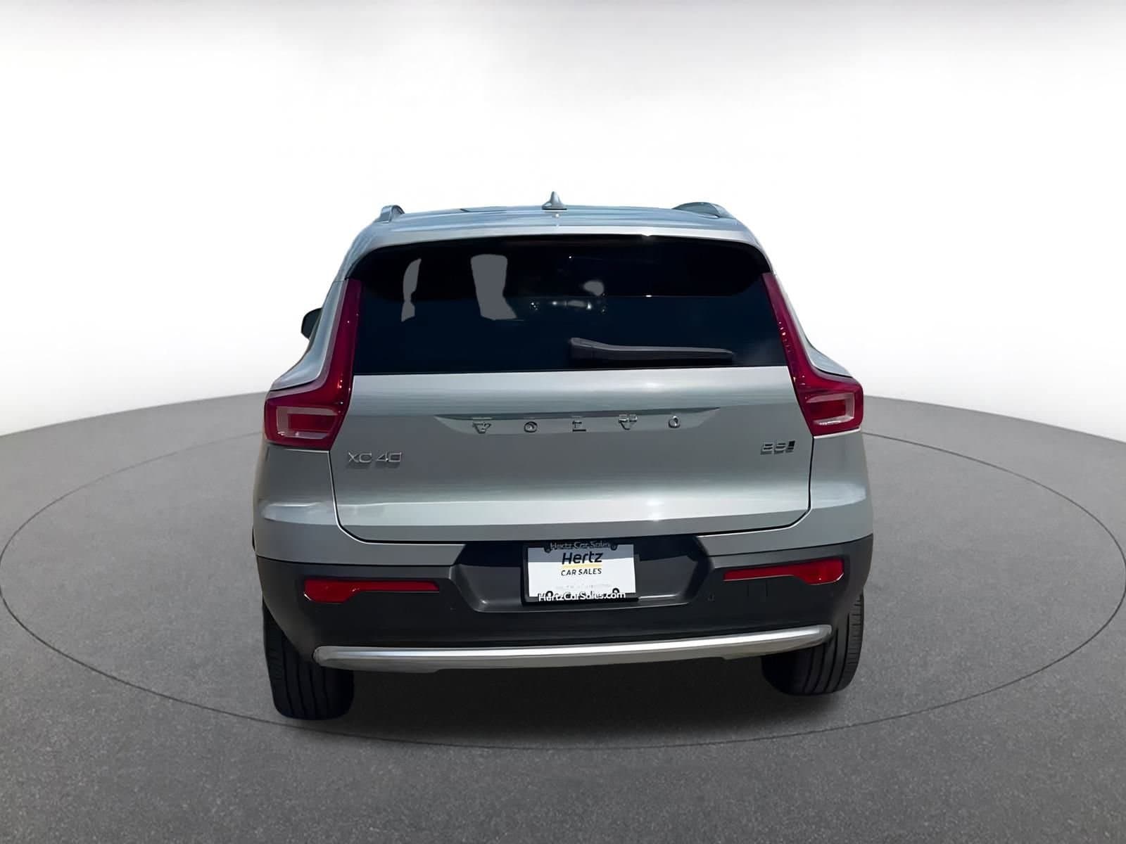 Thumbnail: 2024 Volvo XC40 - 12