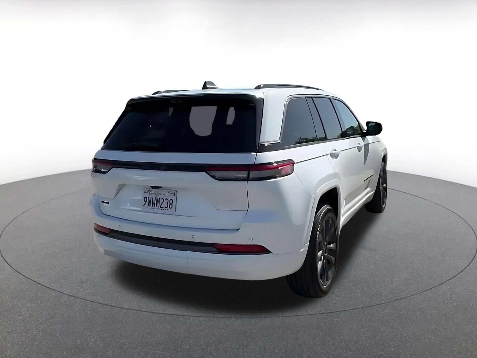 Thumbnail: 2026 Jeep Grand Cherokee - 13