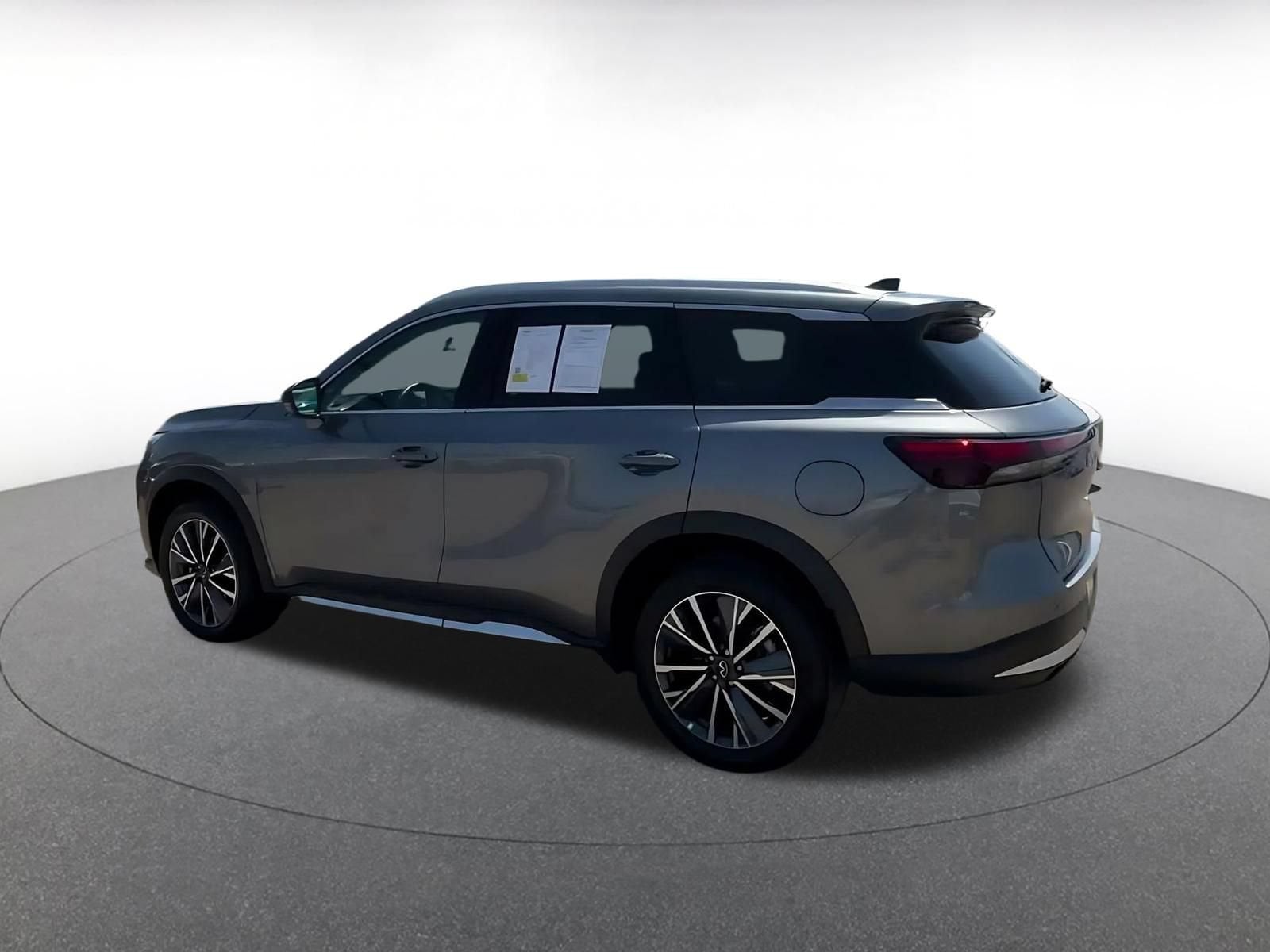 Thumbnail: 2026 INFINITI QX60 - 10