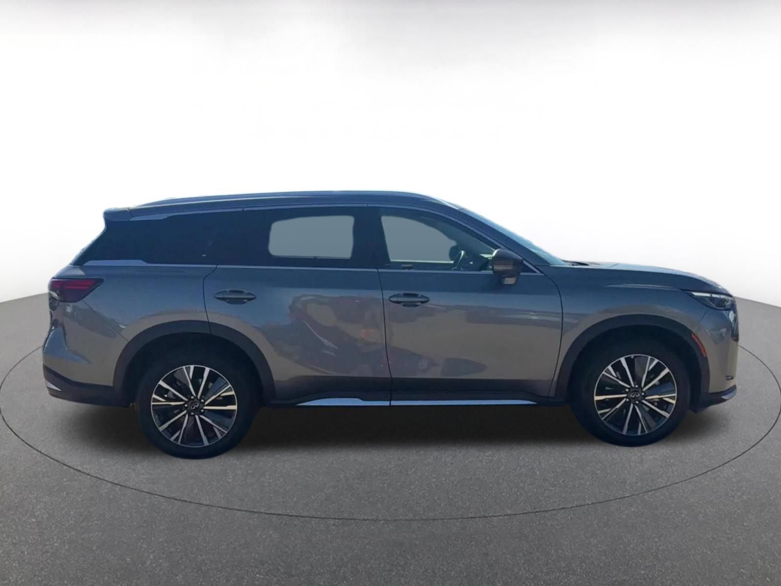 Thumbnail: 2026 INFINITI QX60 - 16