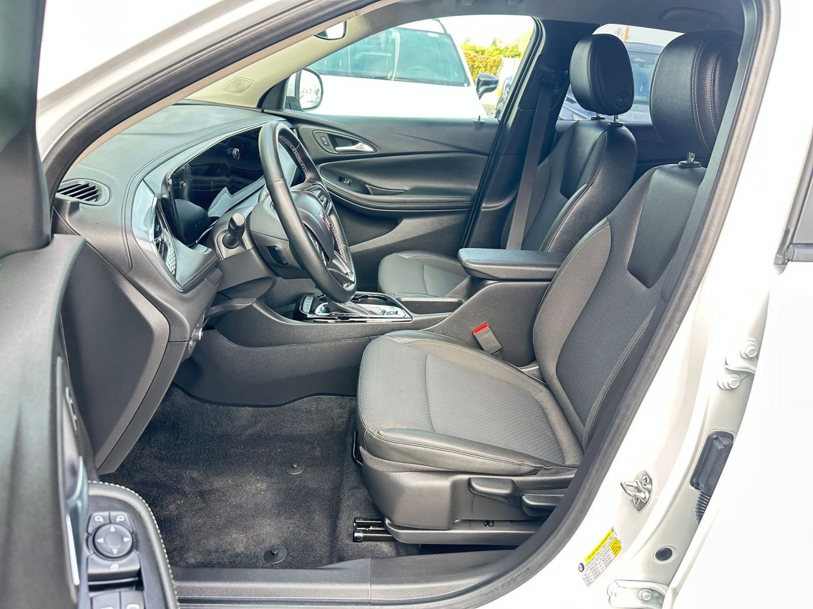 Thumbnail: 2025 Buick Encore GX - 27