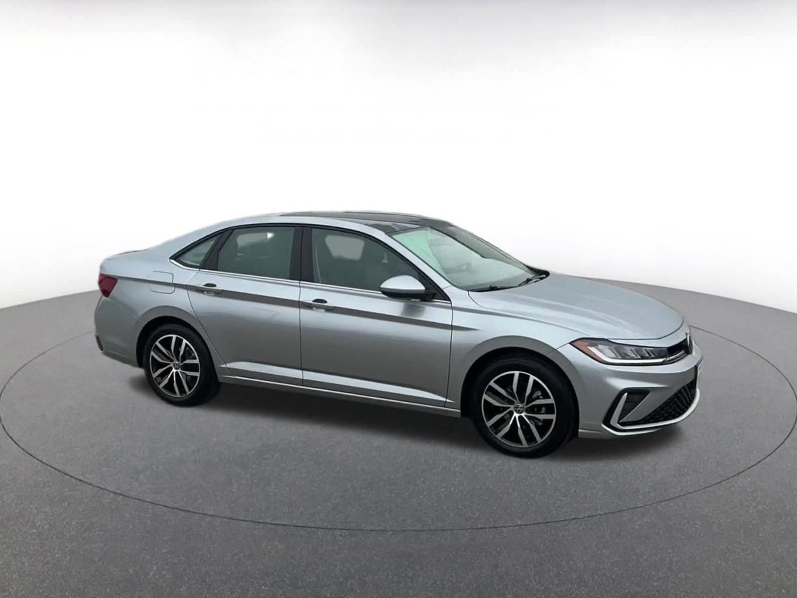 Thumbnail: 2025 Volkswagen Jetta - 2