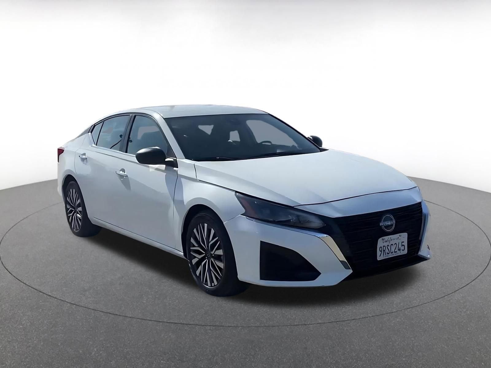 Thumbnail: 2025 Nissan Altima - 3