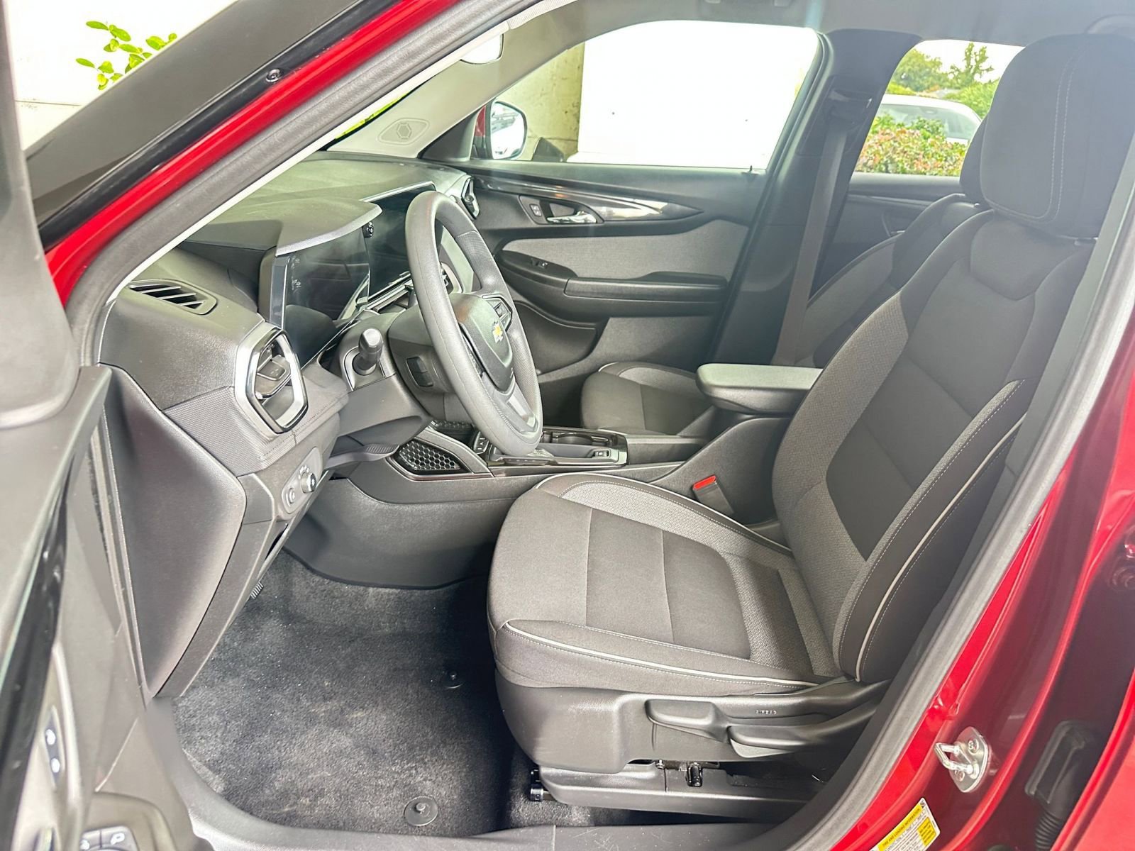 Thumbnail: 2025 Chevrolet TrailBlazer - 27