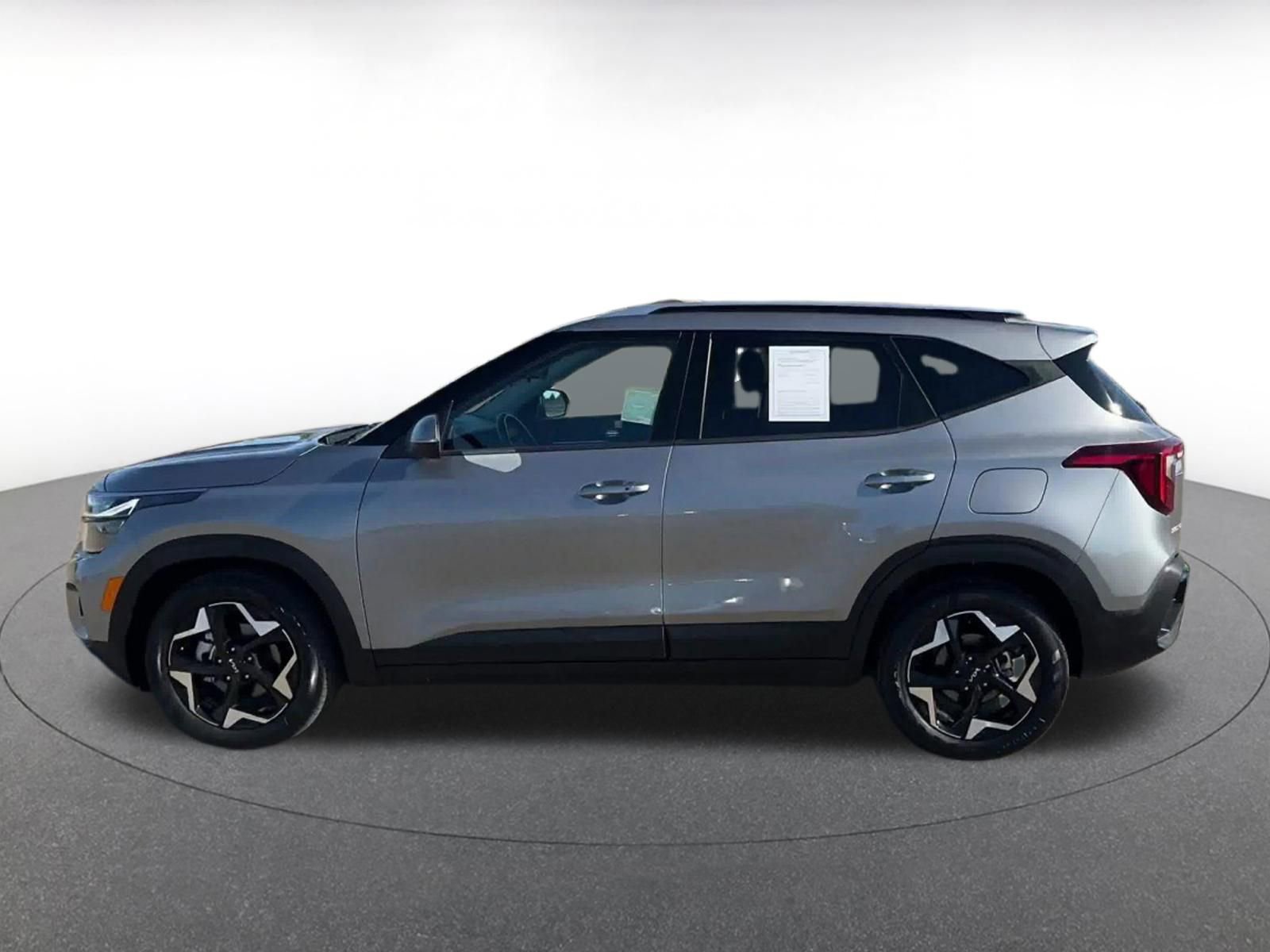 Thumbnail: 2025 Kia Seltos - 9