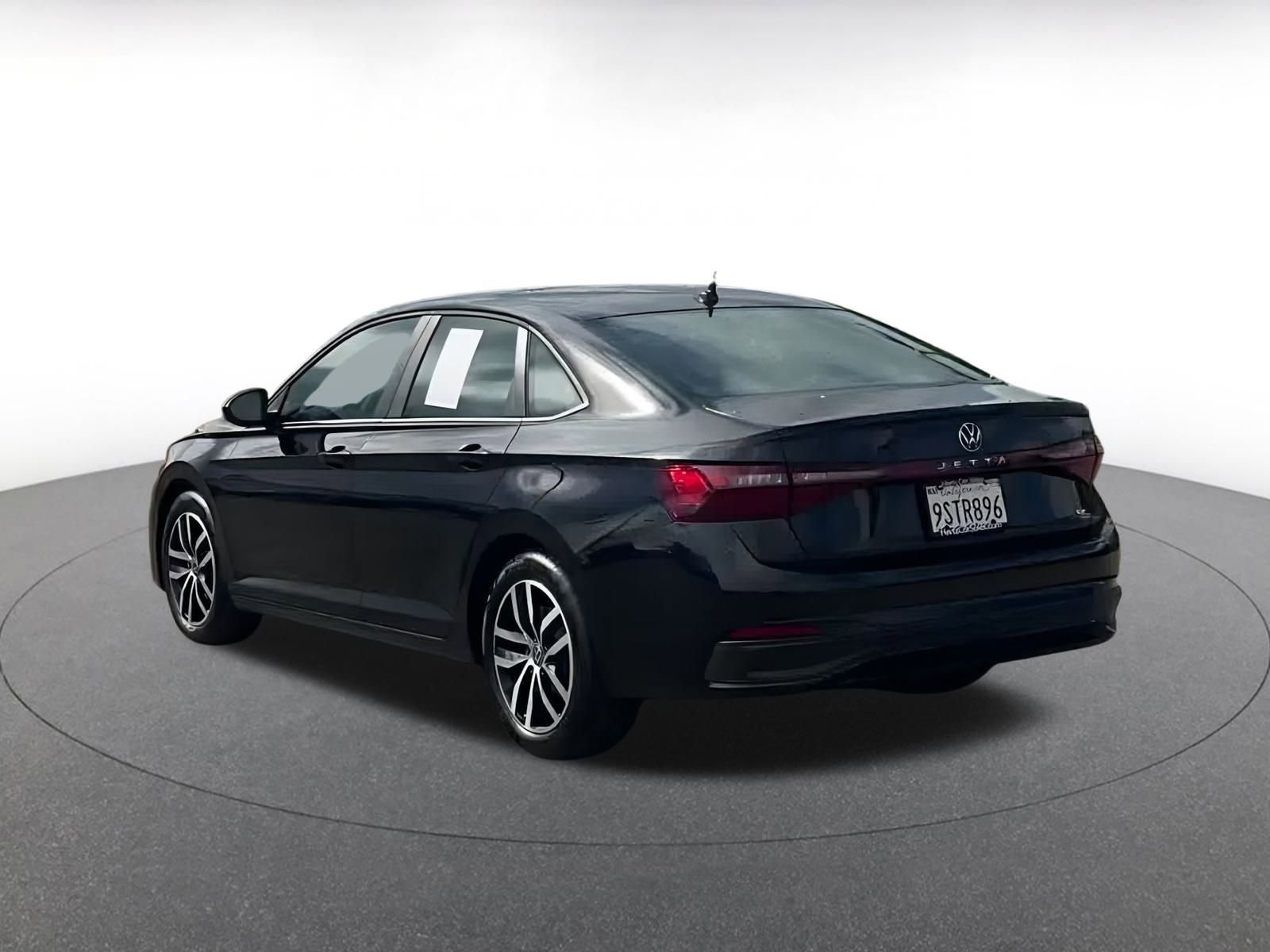 Thumbnail: 2025 Volkswagen Jetta - 17