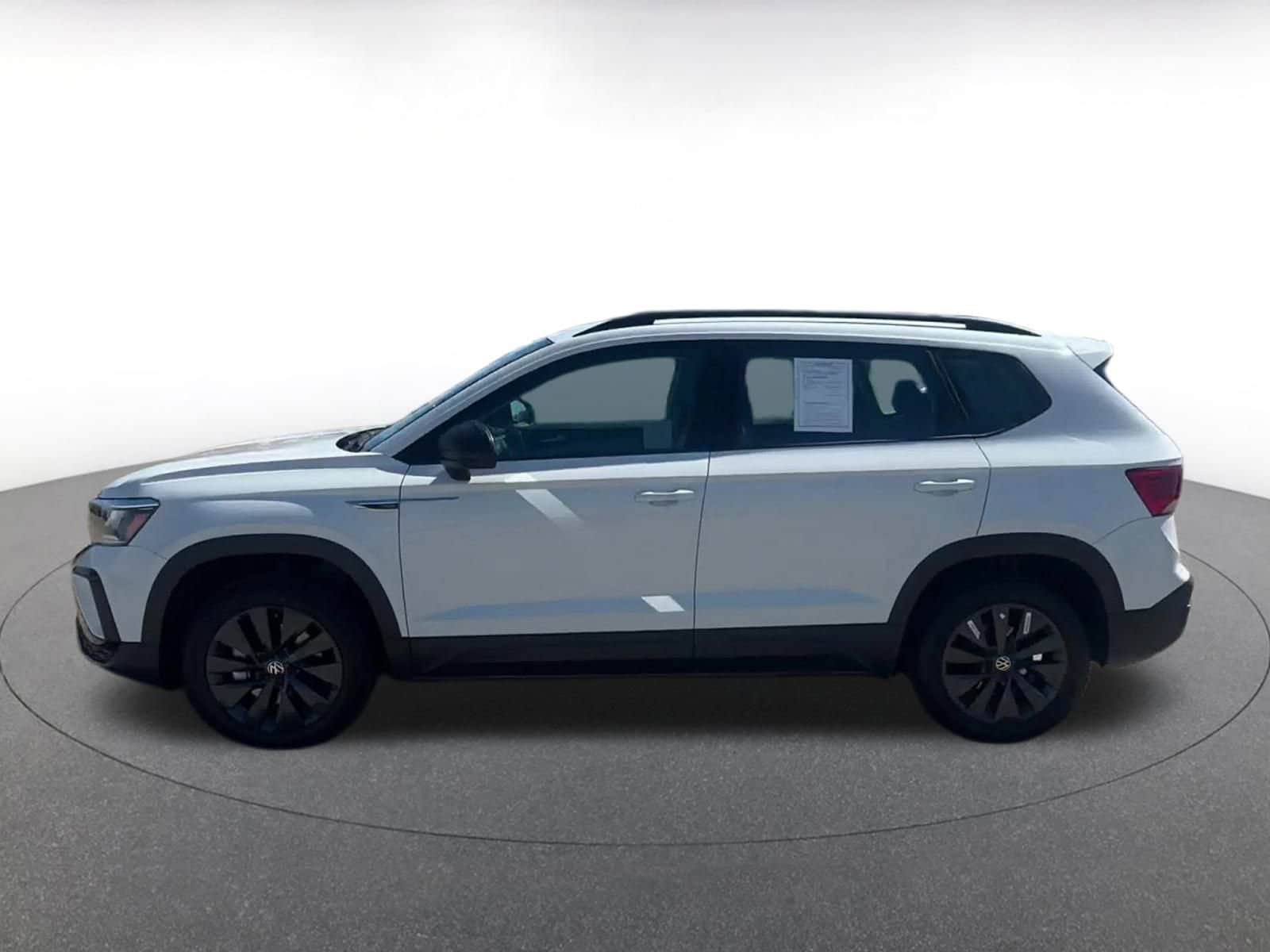 Thumbnail: 2024 Volkswagen Taos - 8