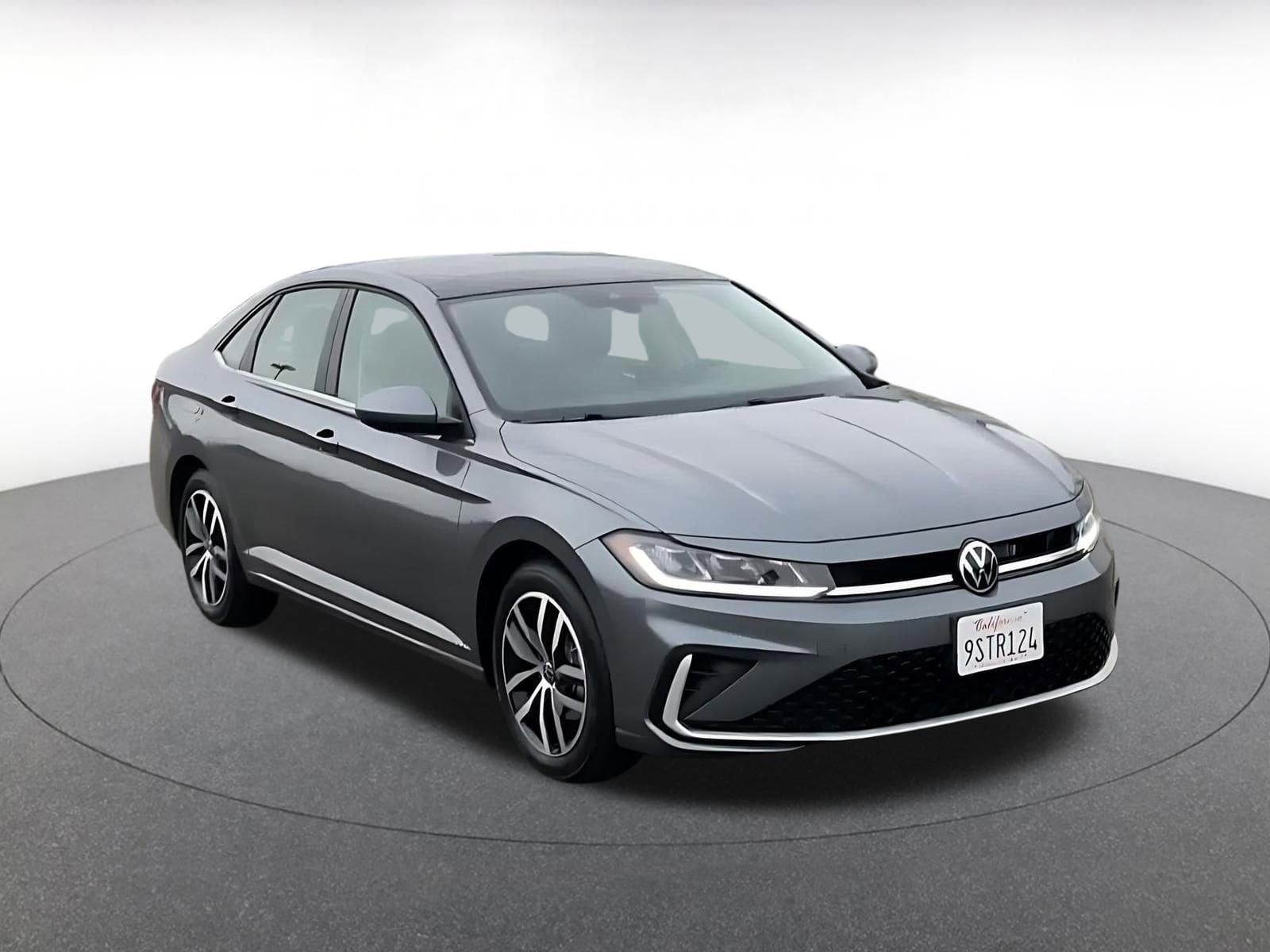 Thumbnail: 2025 Volkswagen Jetta - 3