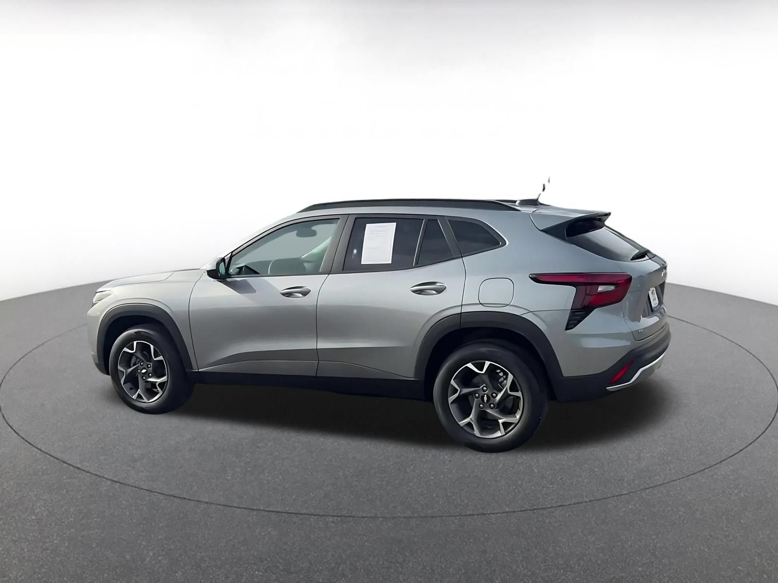 Thumbnail: 2025 Chevrolet Trax - 10