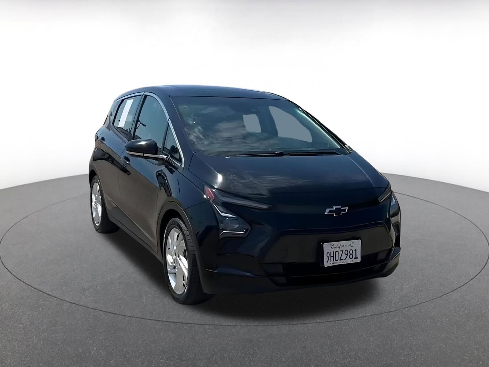 Thumbnail: 2023 Chevrolet Bolt EV - 3