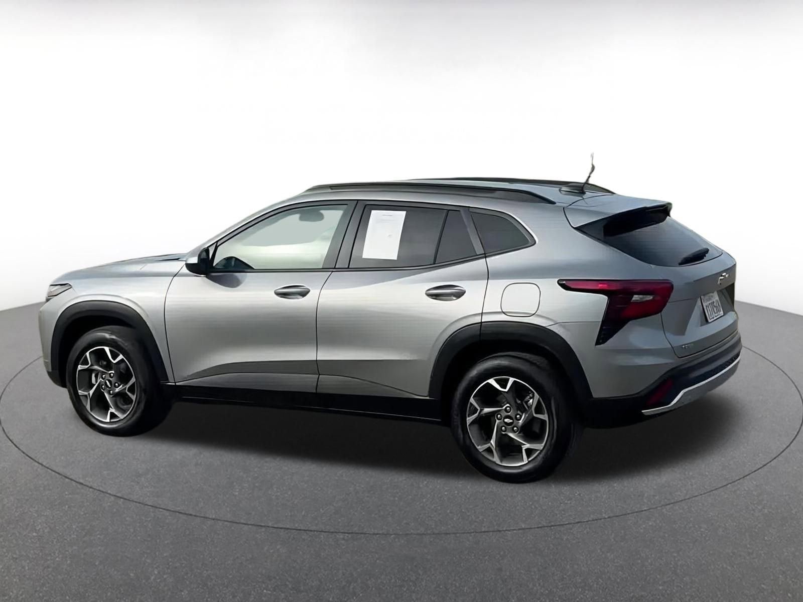 Thumbnail: 2025 Chevrolet Trax - 10