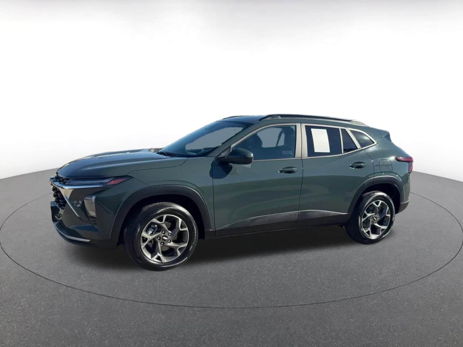 Thumbnail: 2025 Chevrolet Trax - 8