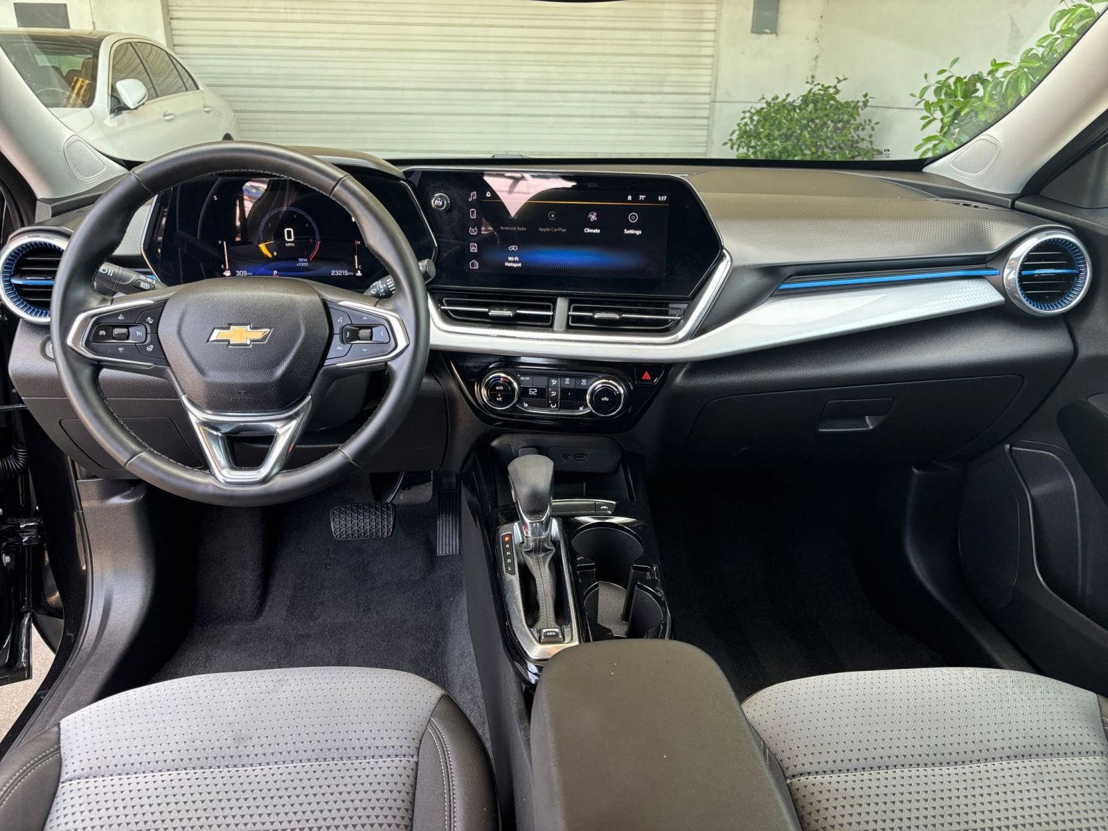 Thumbnail: 2025 Chevrolet Trax - 33