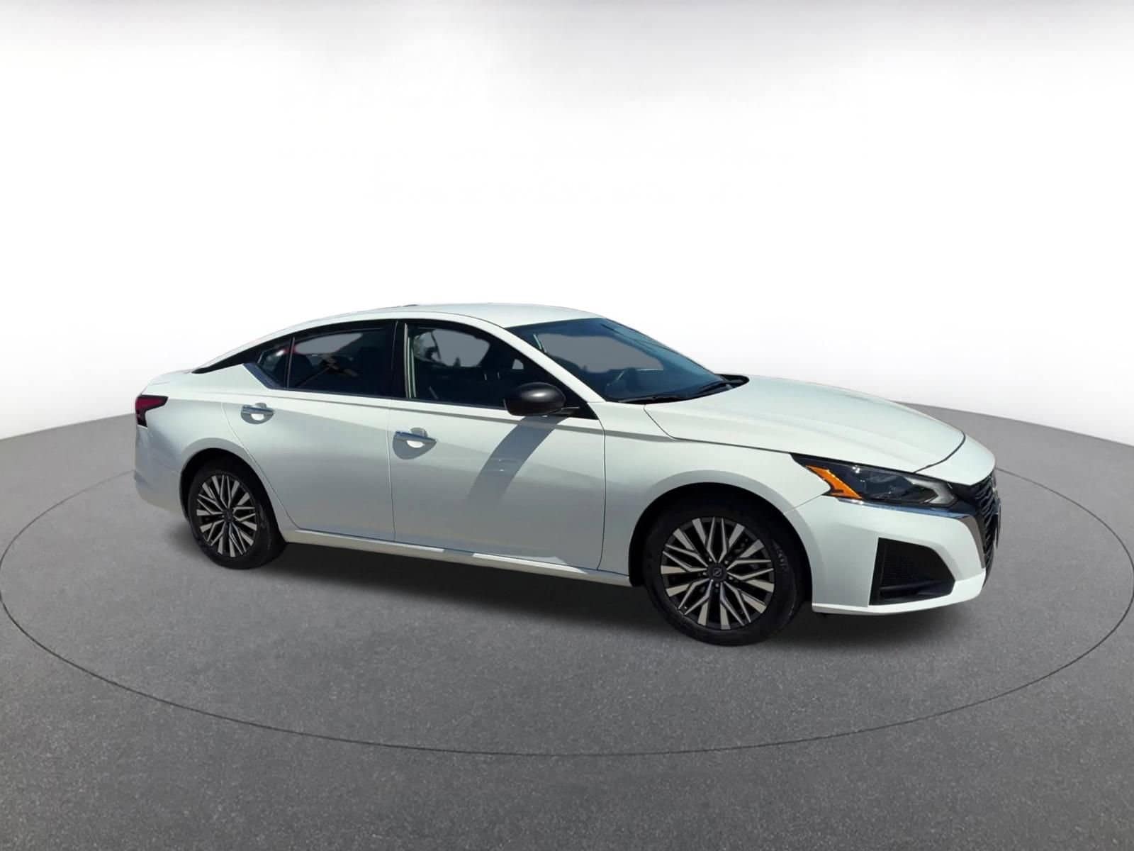 Thumbnail: 2025 Nissan Altima - 2