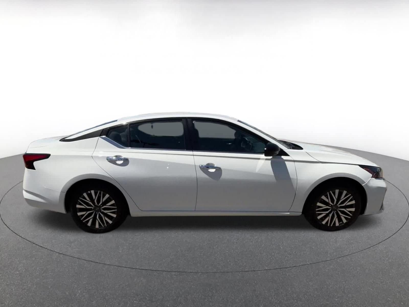Thumbnail: 2025 Nissan Altima - 16