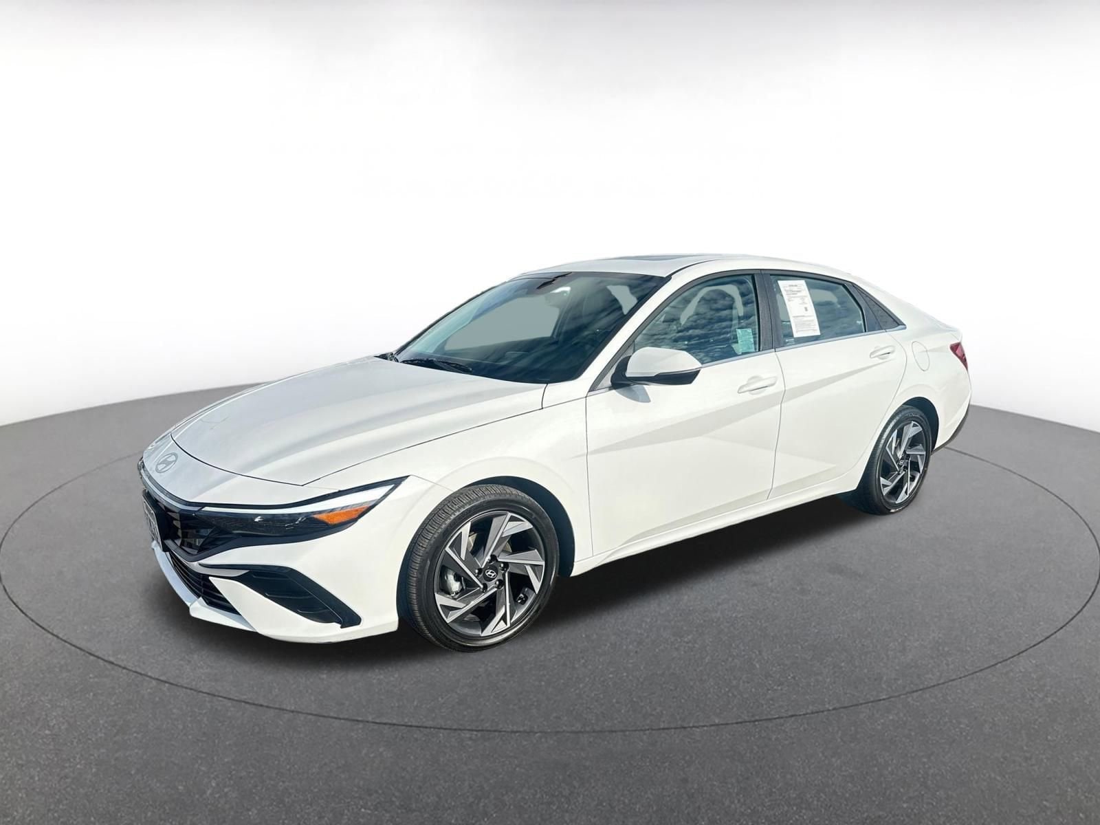 Thumbnail: 2025 Hyundai Elantra - 4