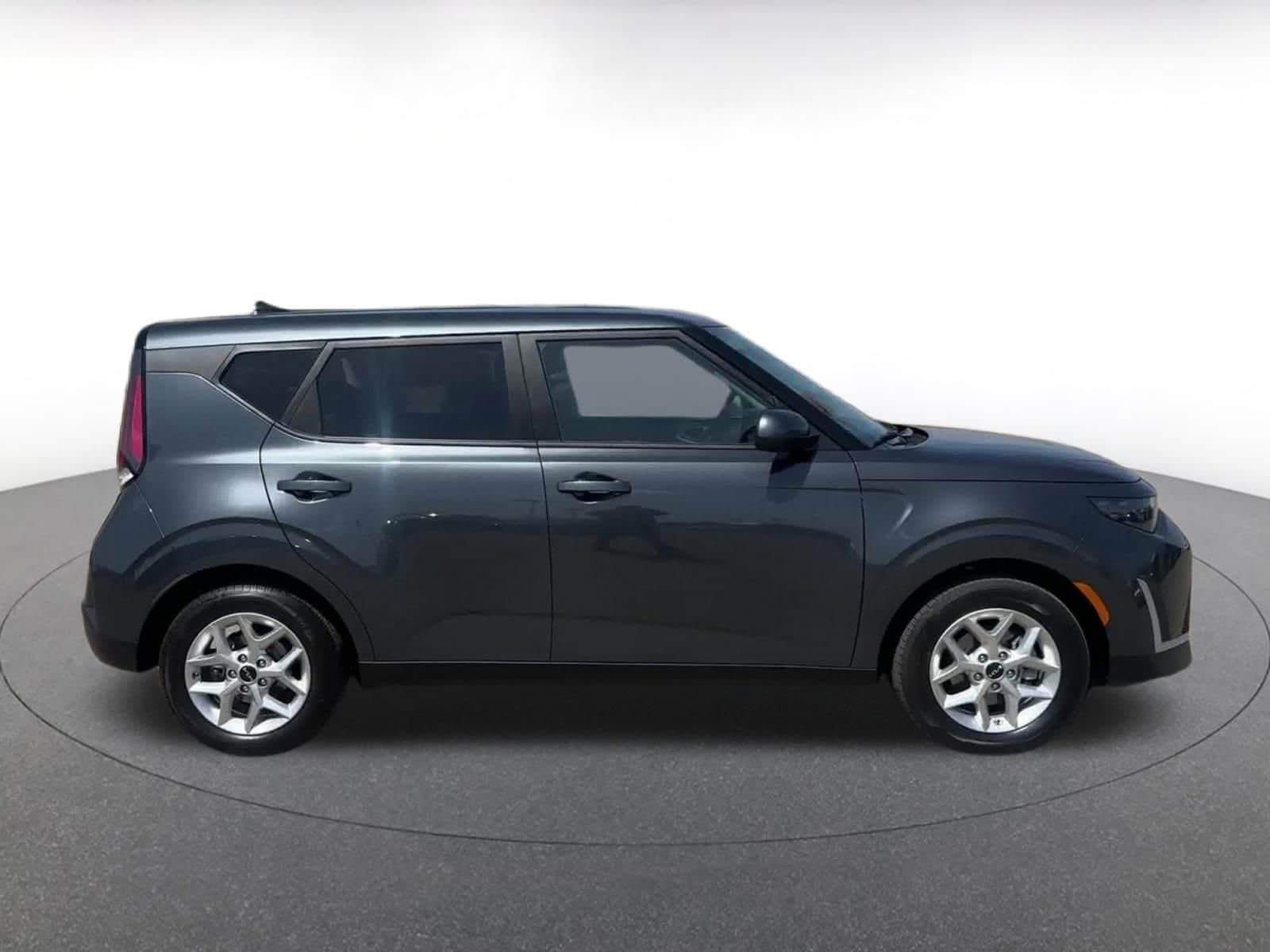 2024 Kia Soul LX 16
