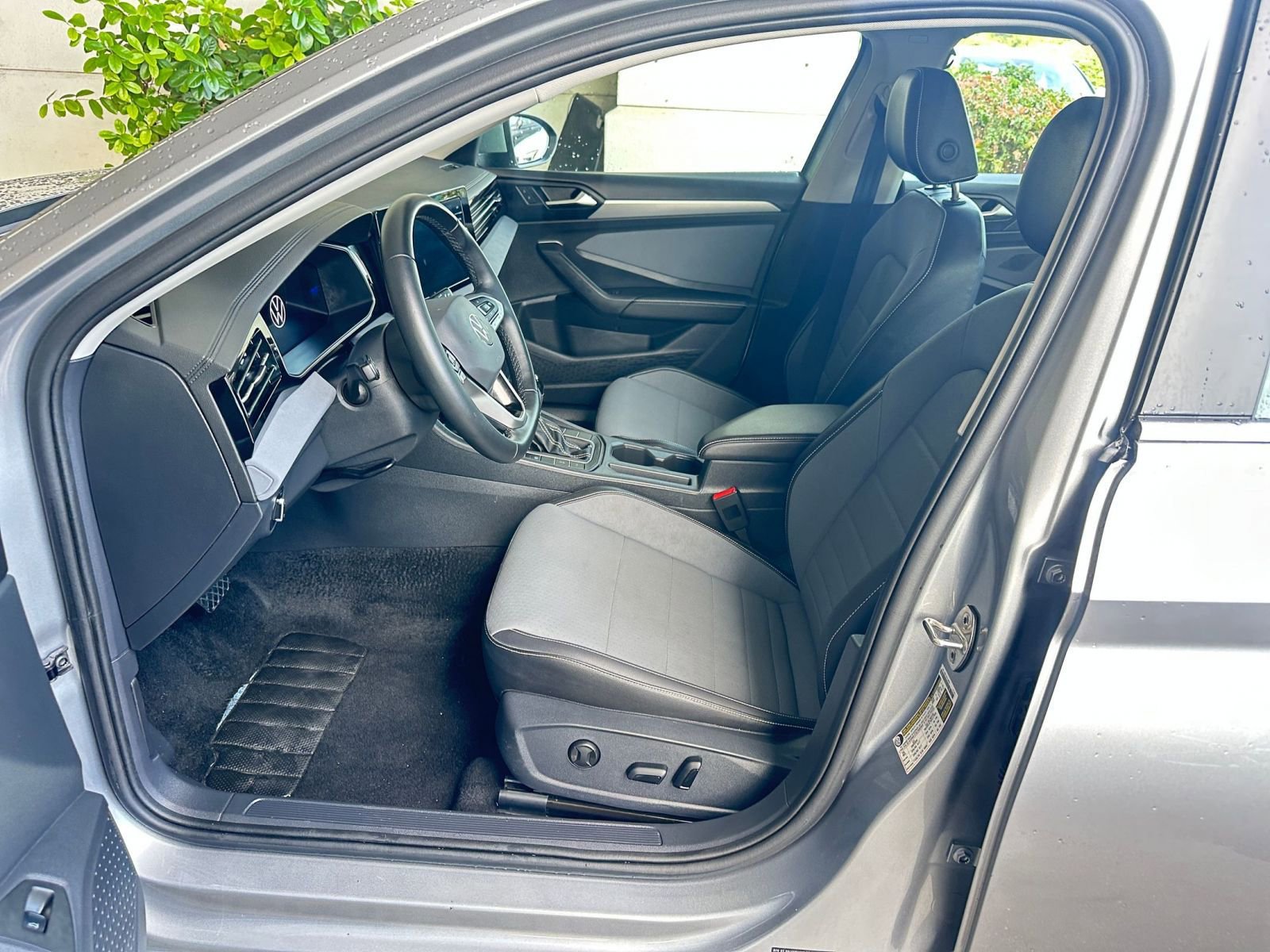 Thumbnail: 2025 Volkswagen Jetta - 27