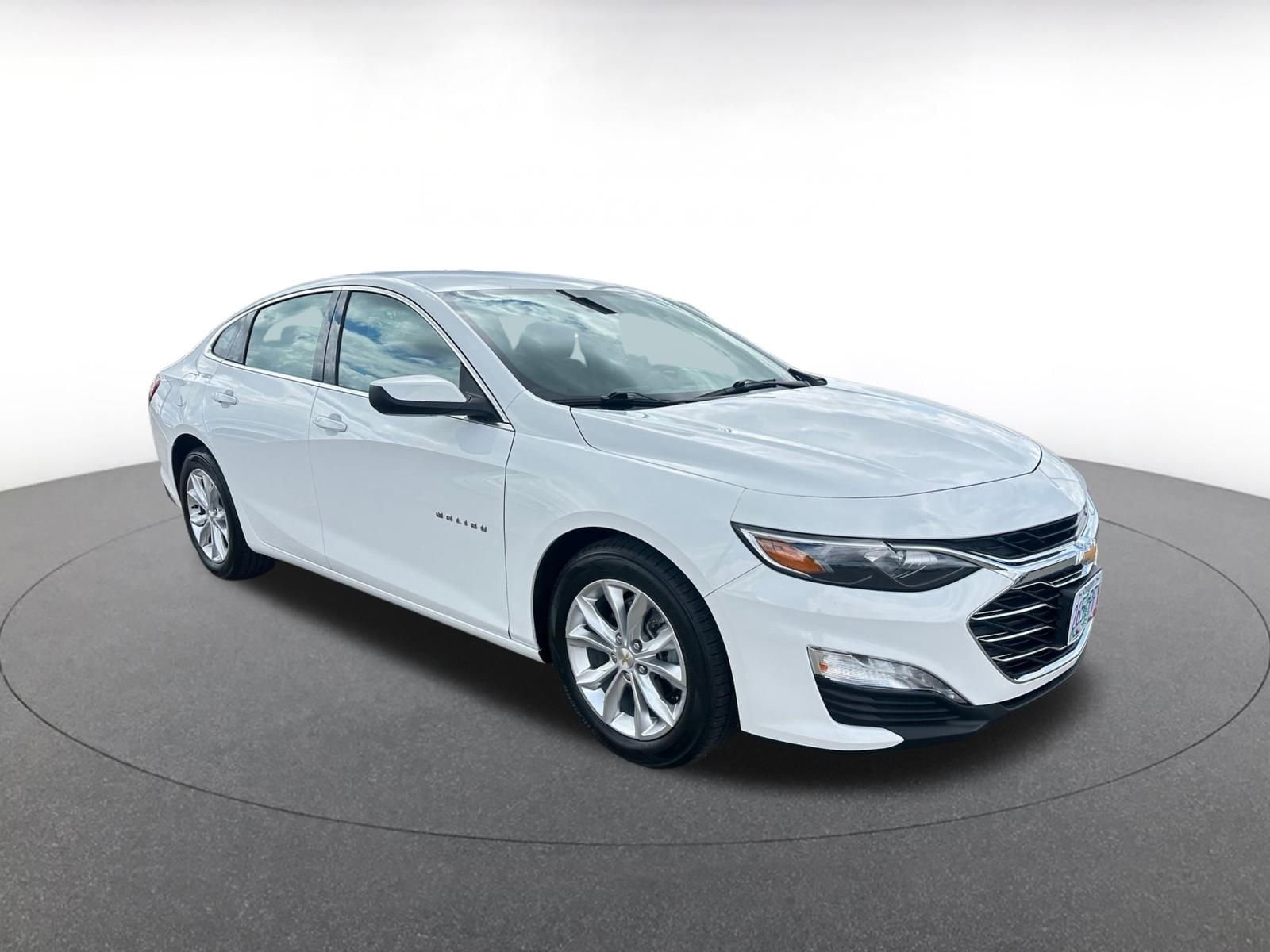 Thumbnail: 2024 Chevrolet Malibu - 1