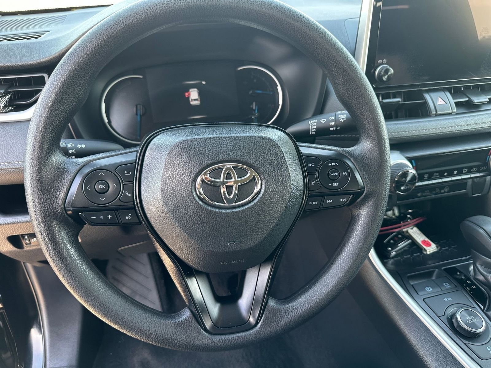 Thumbnail: 2025 Toyota RAV4 - 28