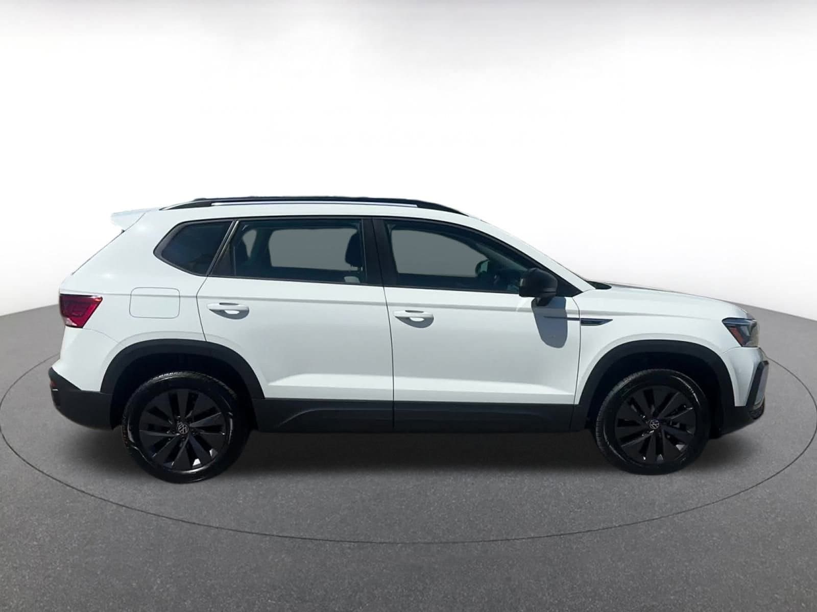 Thumbnail: 2024 Volkswagen Taos - 16