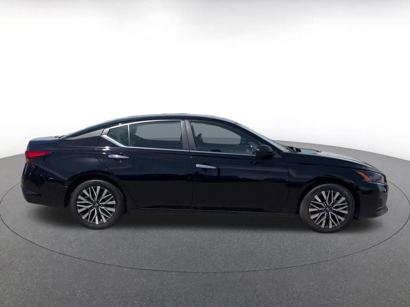 Thumbnail: 2025 Nissan Altima - 16