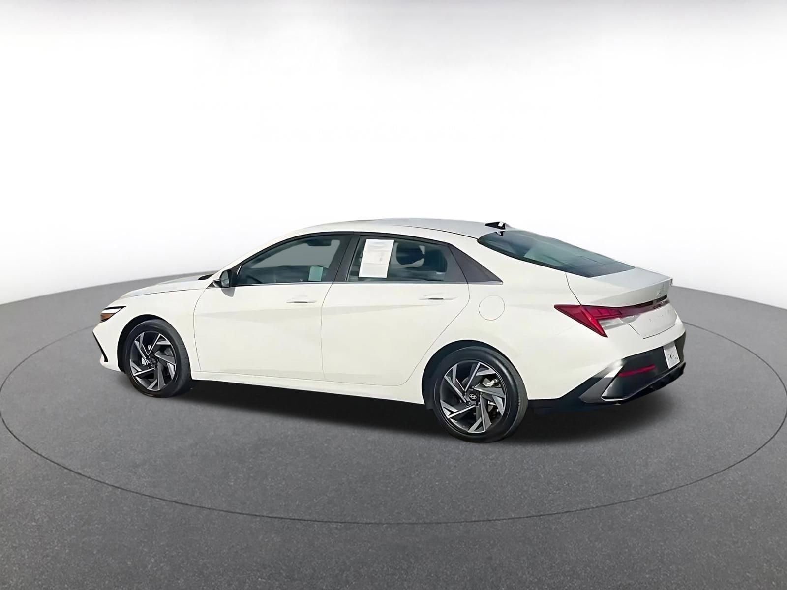 Thumbnail: 2025 Hyundai Elantra - 10