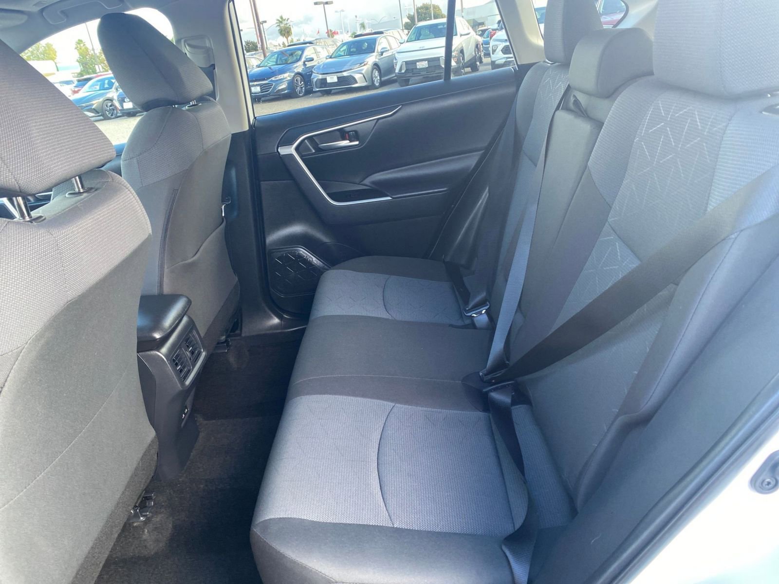 Thumbnail: 2025 Toyota RAV4 - 25