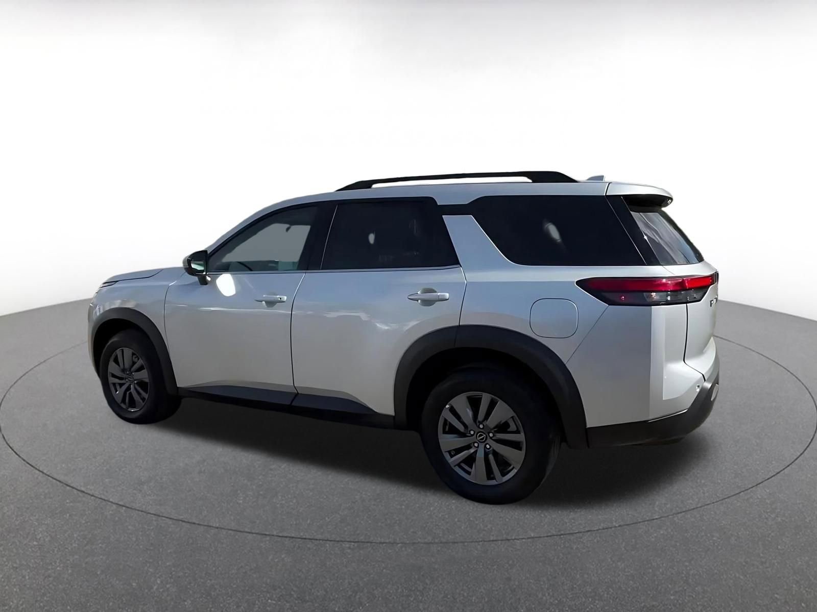 Thumbnail: 2025 Nissan Pathfinder - 10