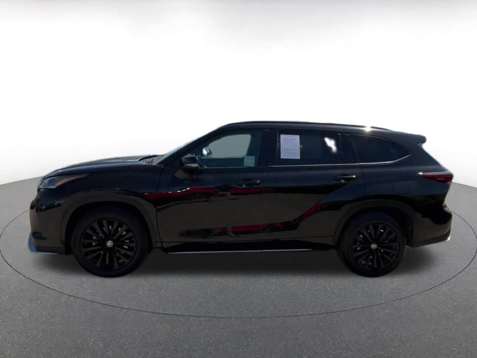 Thumbnail: 2025 Toyota Highlander - 8
