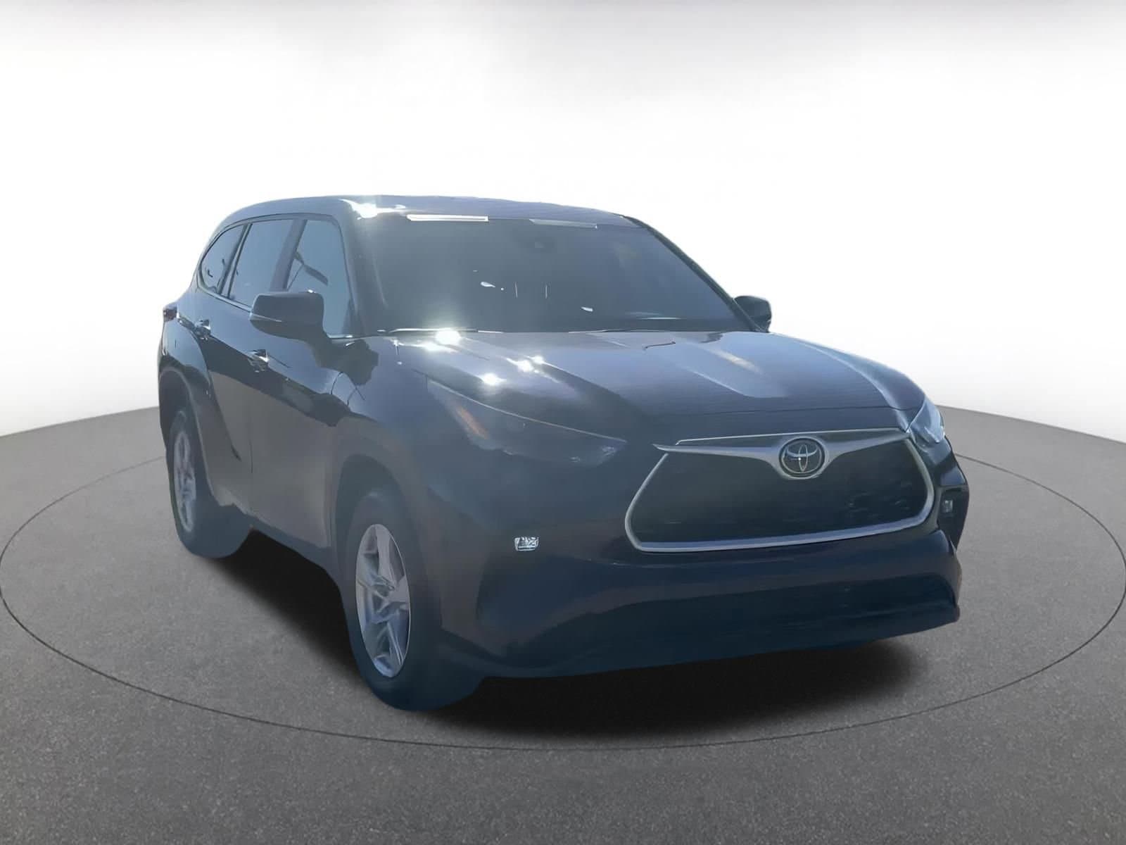 Thumbnail: 2025 Toyota Highlander - 3