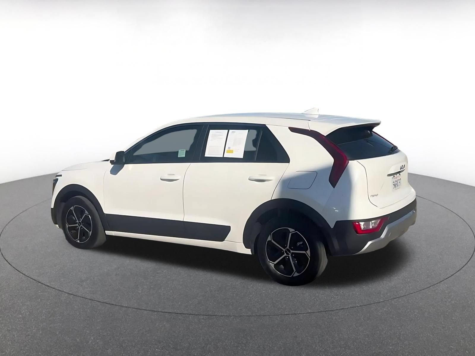 Thumbnail: 2026 Kia Niro - 10