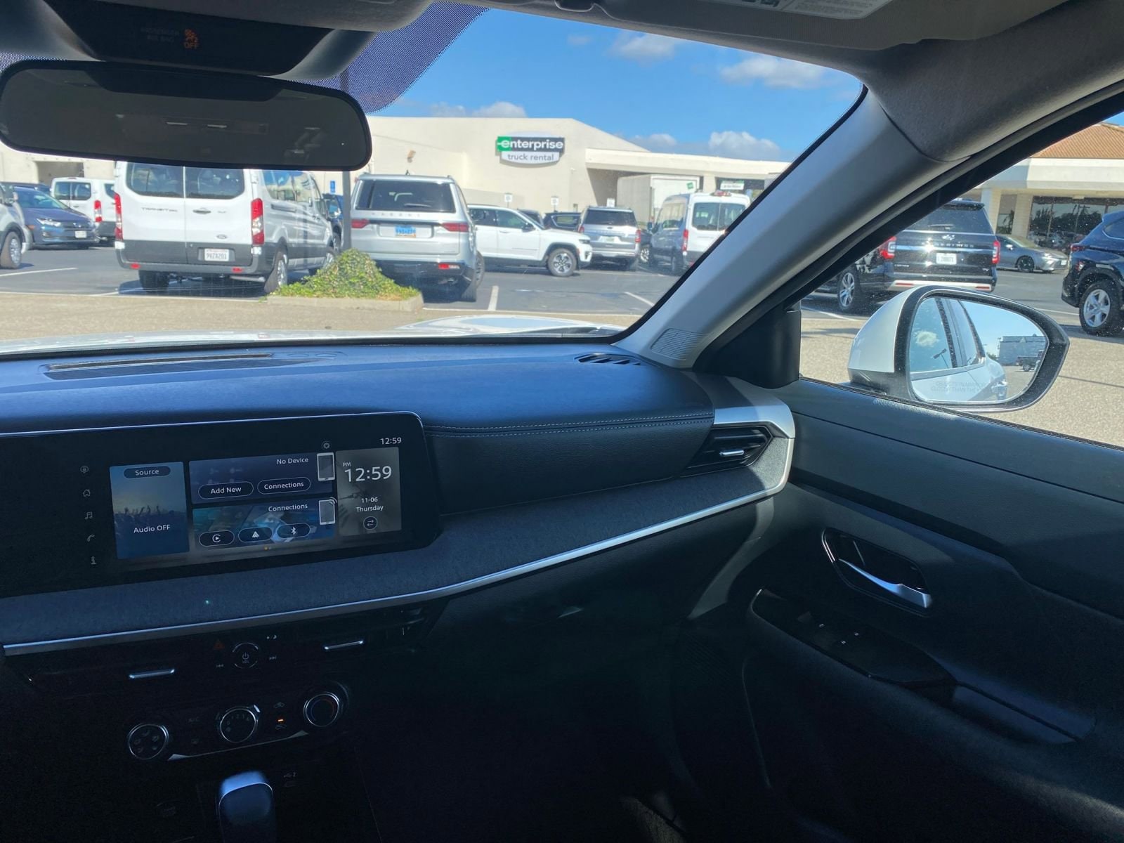 Thumbnail: 2025 Nissan Kicks - 33