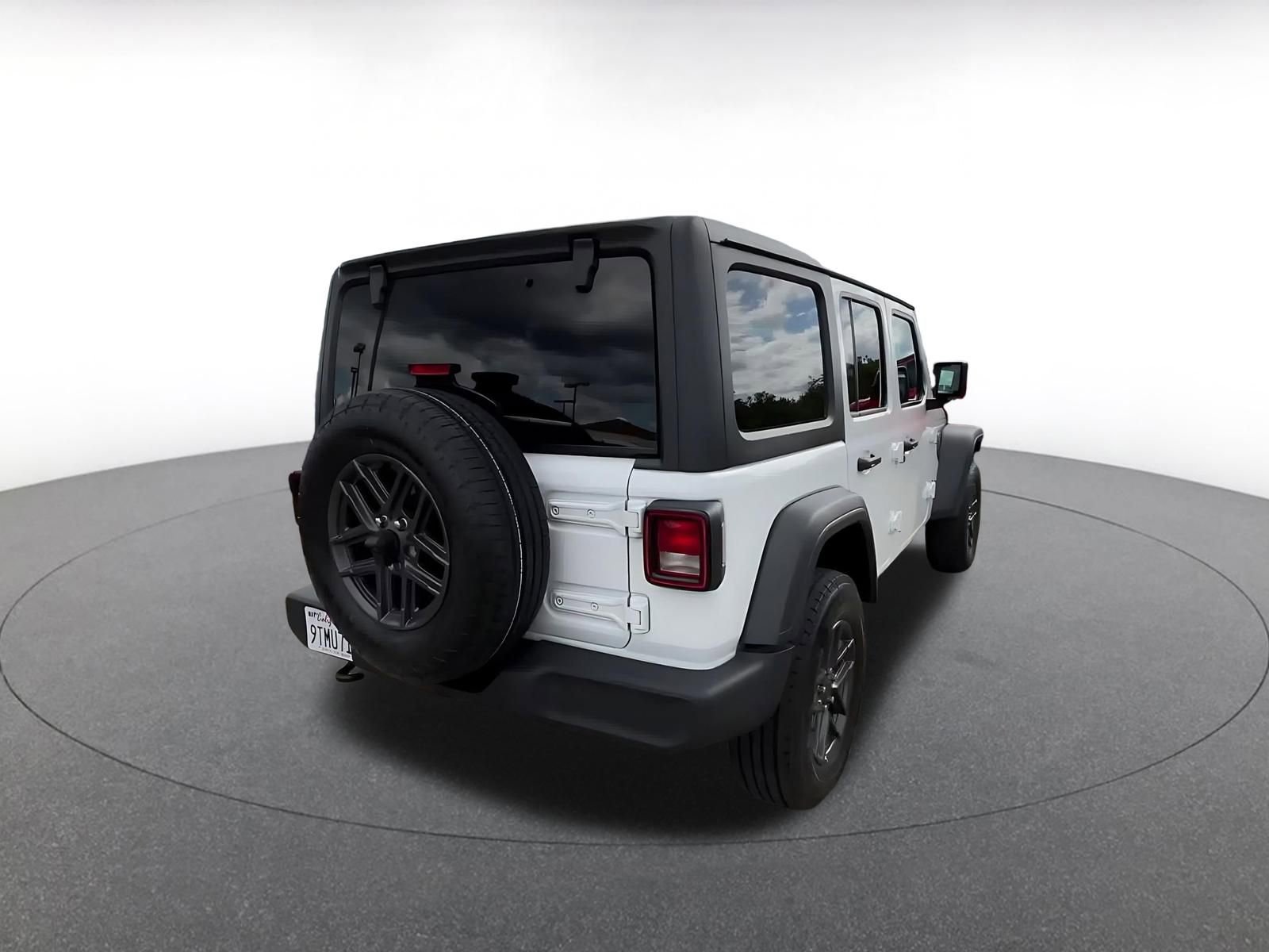 Thumbnail: 2025 Jeep Wrangler - 15