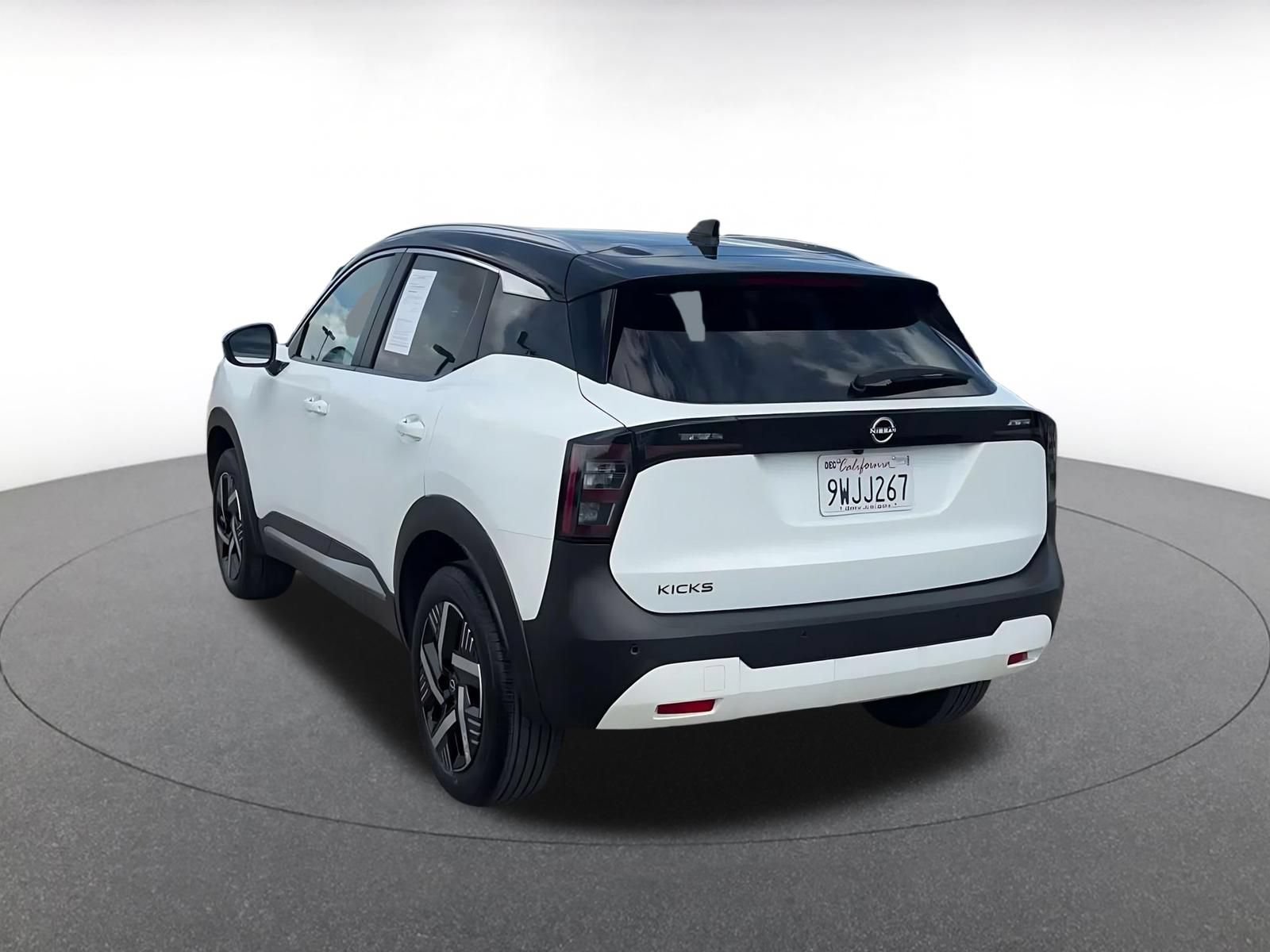 Thumbnail: 2026 Nissan Kicks - 10