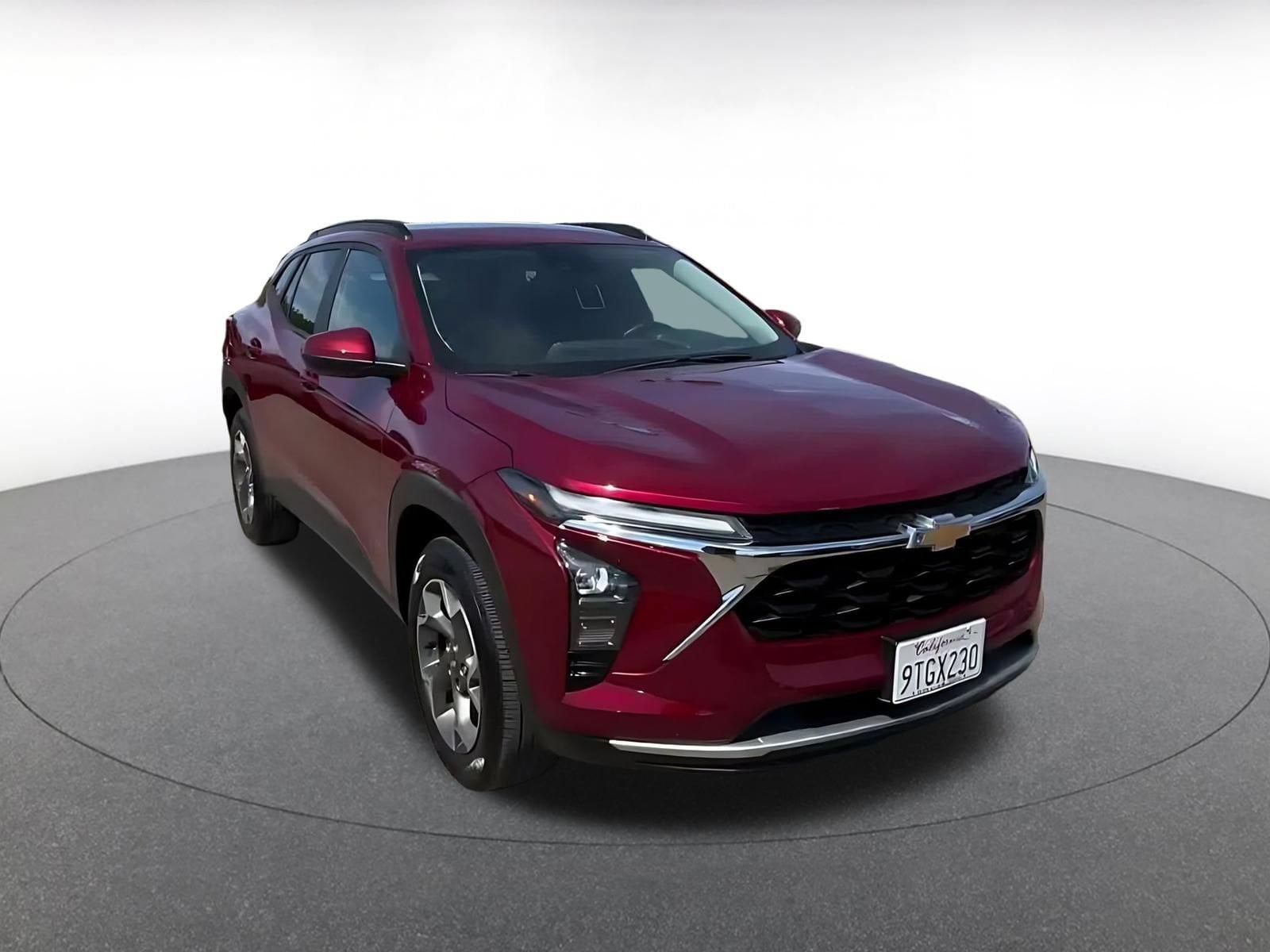 Thumbnail: 2025 Chevrolet Trax - 3