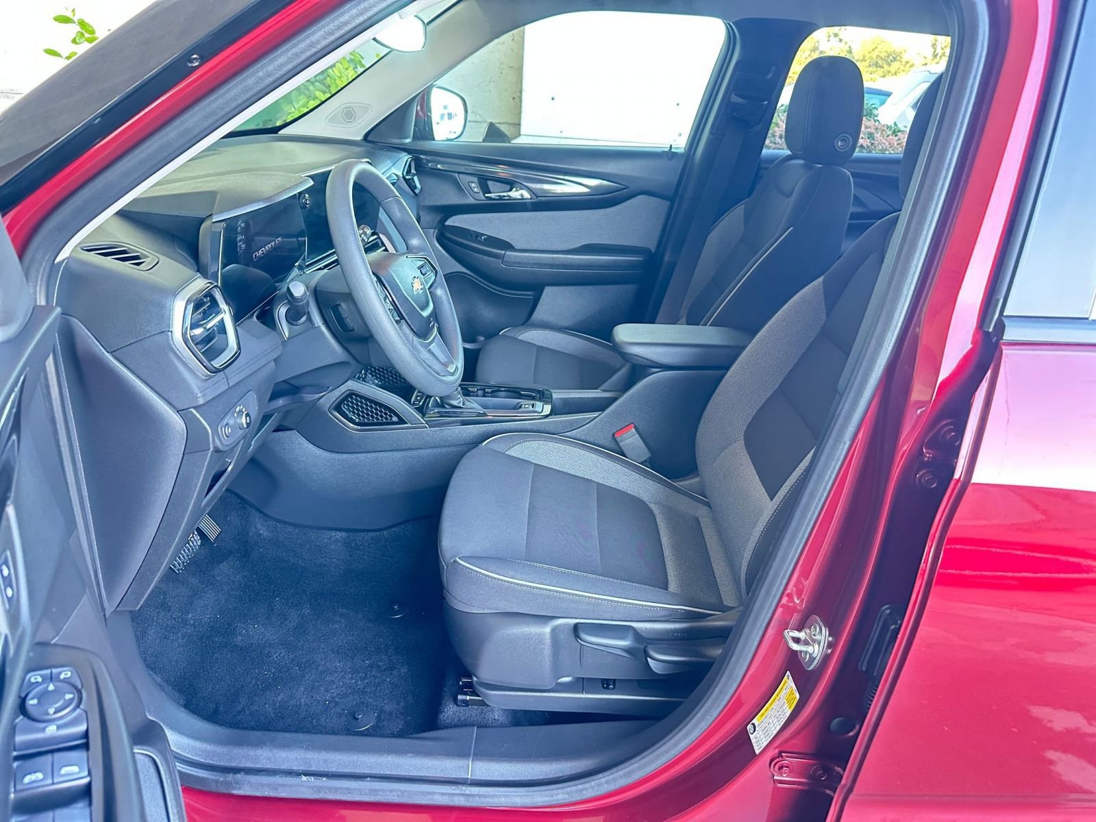 Thumbnail: 2025 Chevrolet TrailBlazer - 27