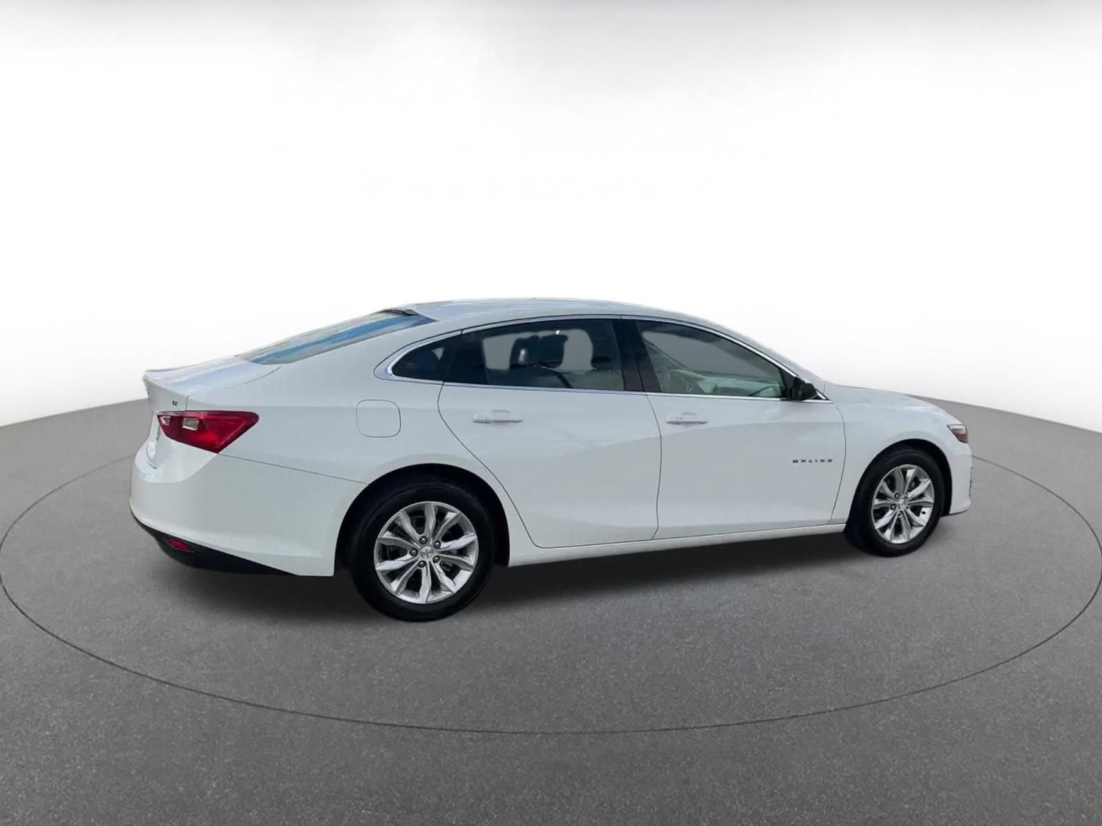 Thumbnail: 2024 Chevrolet Malibu - 15