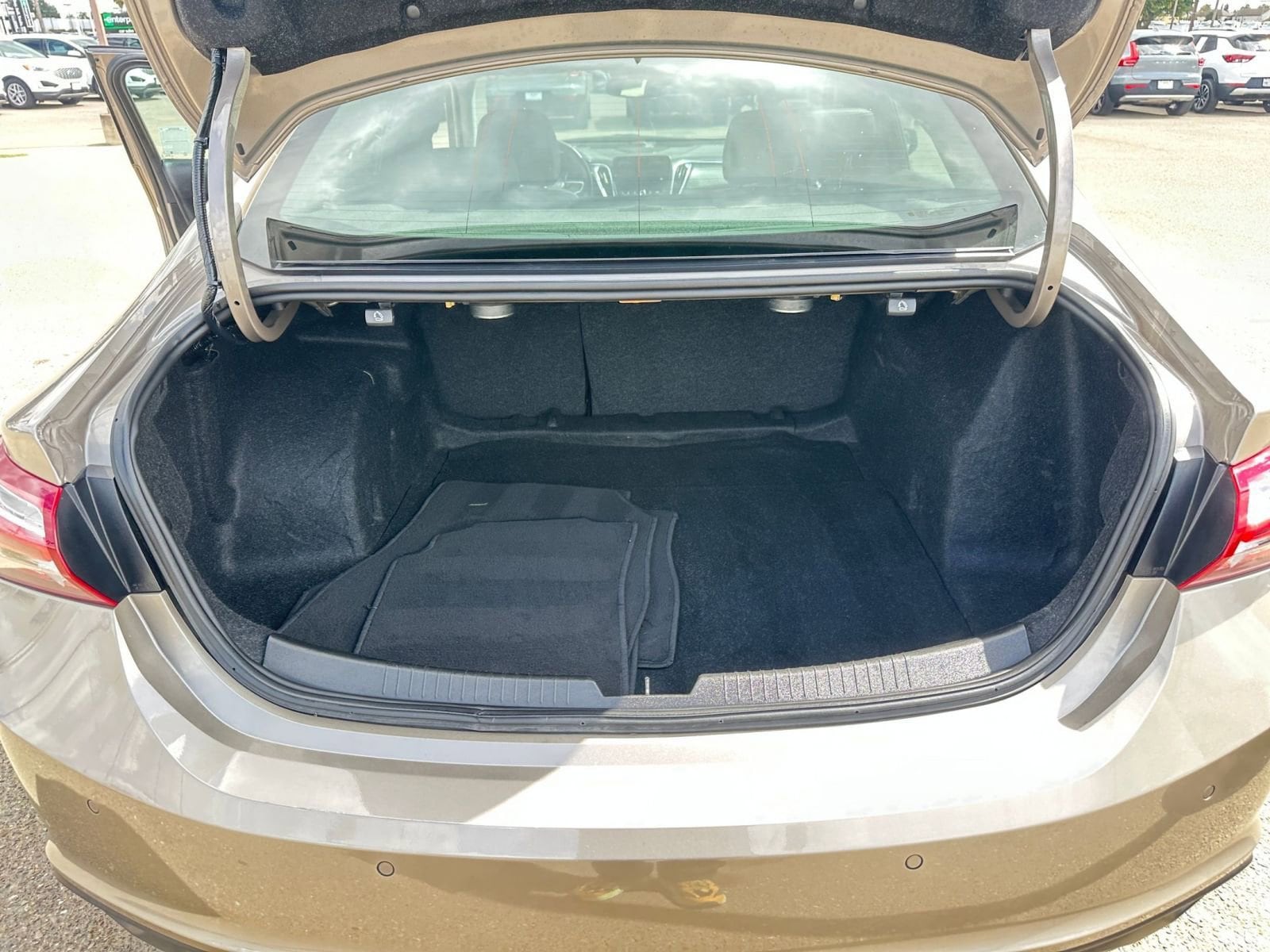 Thumbnail: 2024 Chevrolet Malibu - 31