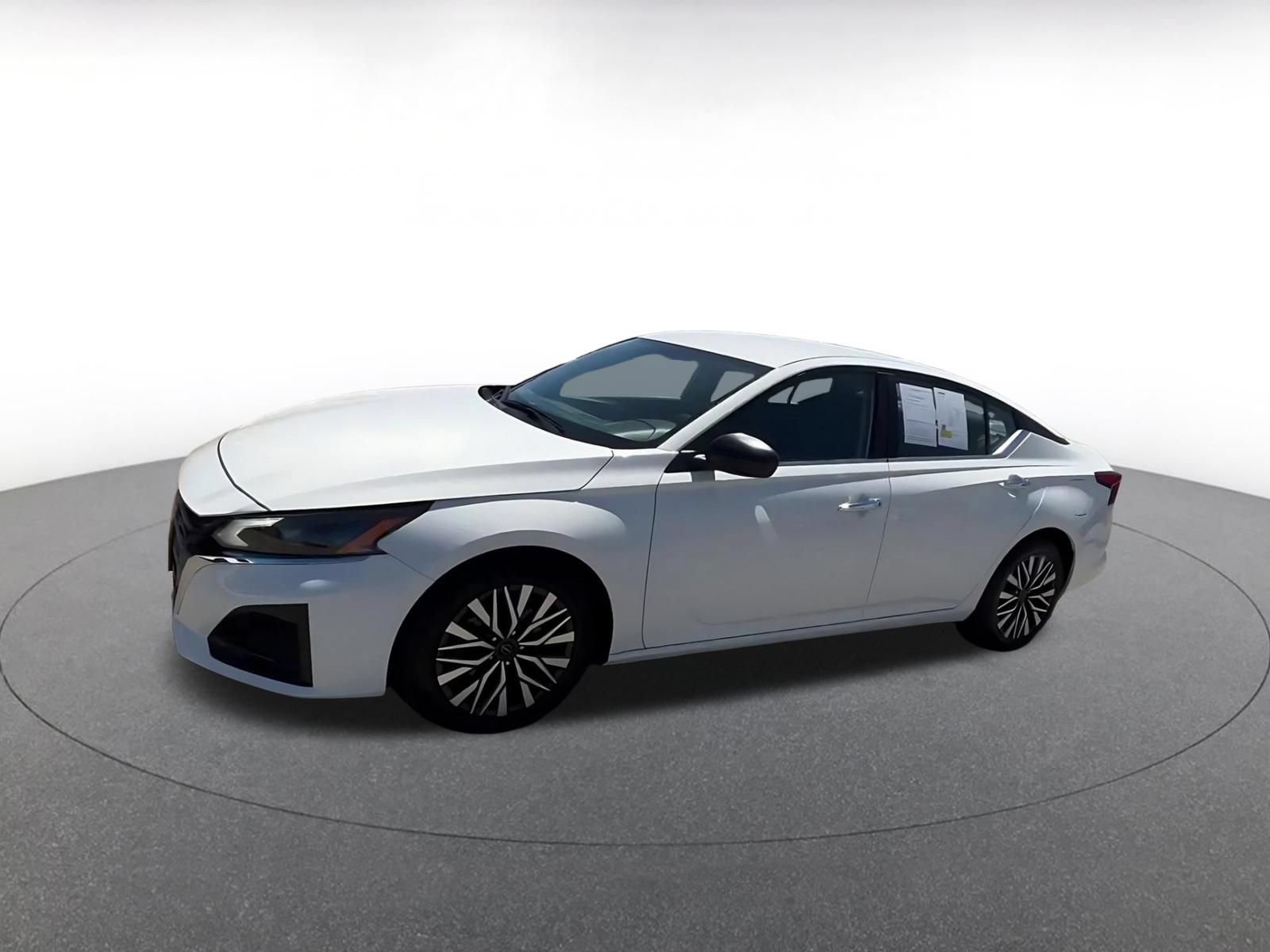 Thumbnail: 2025 Nissan Altima - 8