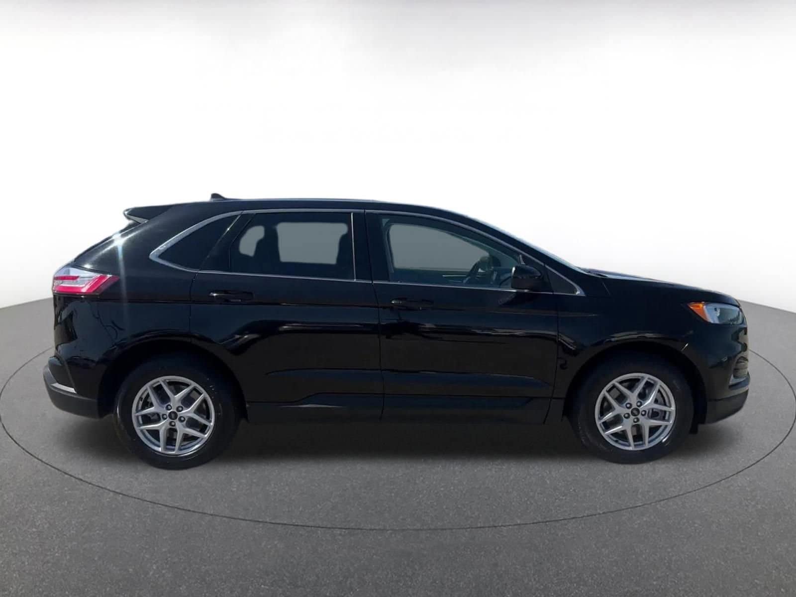Thumbnail: 2023 Ford Edge - 16