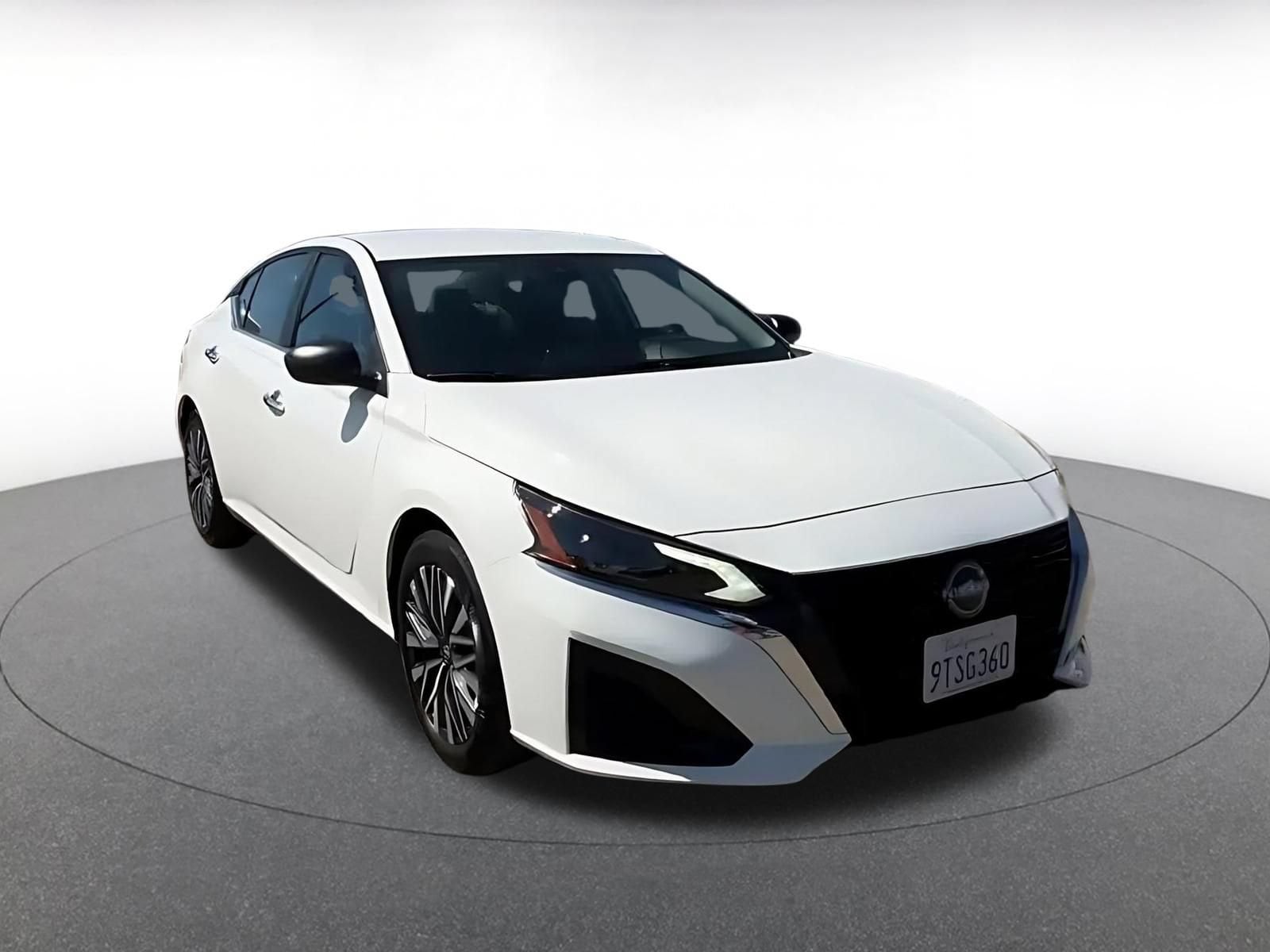 Thumbnail: 2025 Nissan Altima - 3