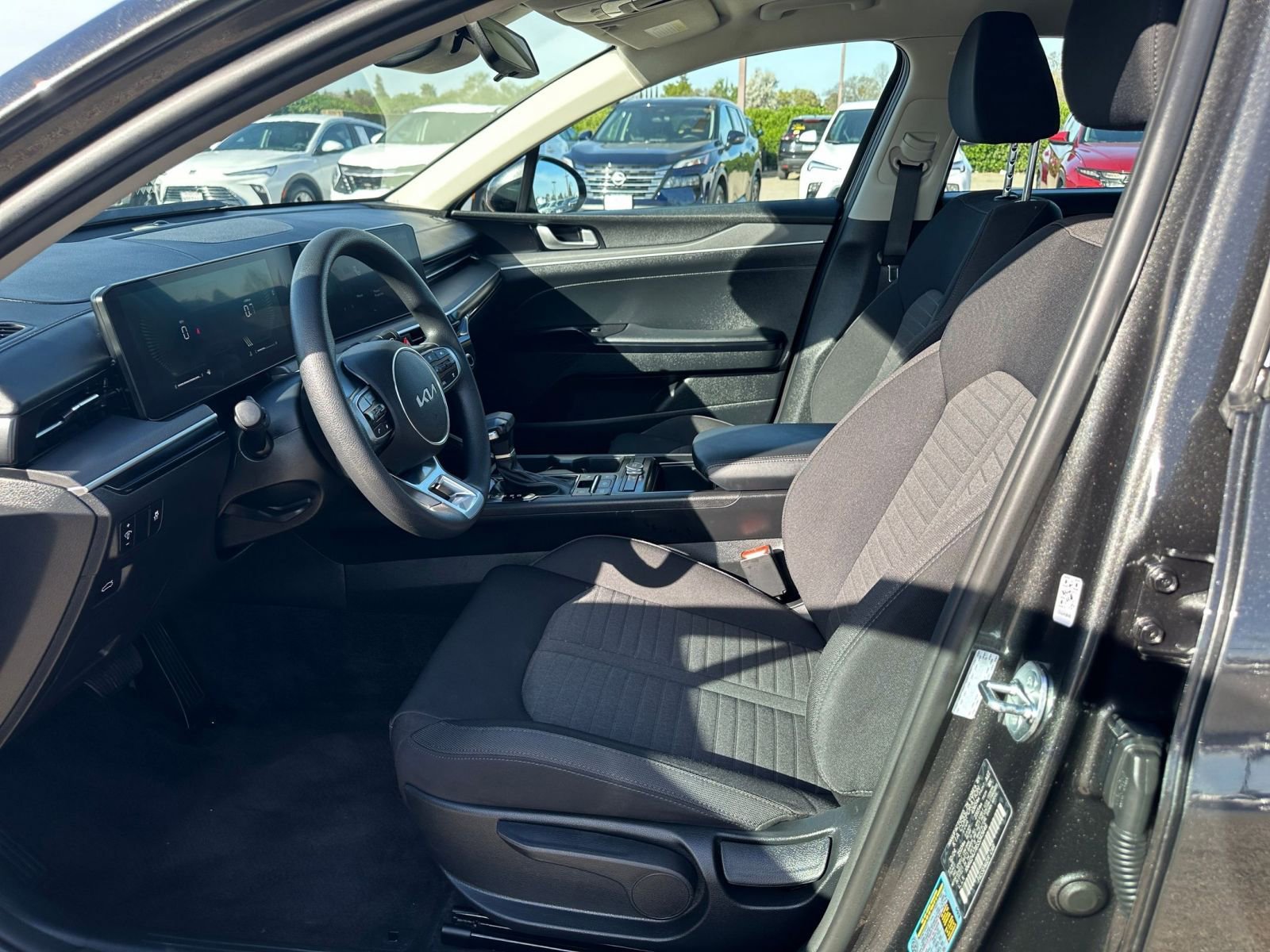 Thumbnail: 2025 Kia K5 - 28