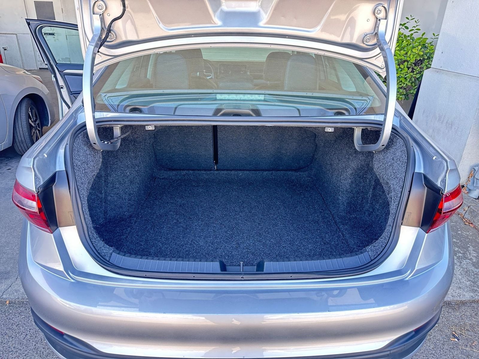 Thumbnail: 2025 Volkswagen Jetta - 31