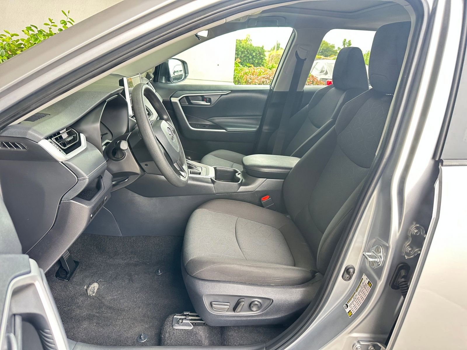 Thumbnail: 2025 Toyota RAV4 - 27